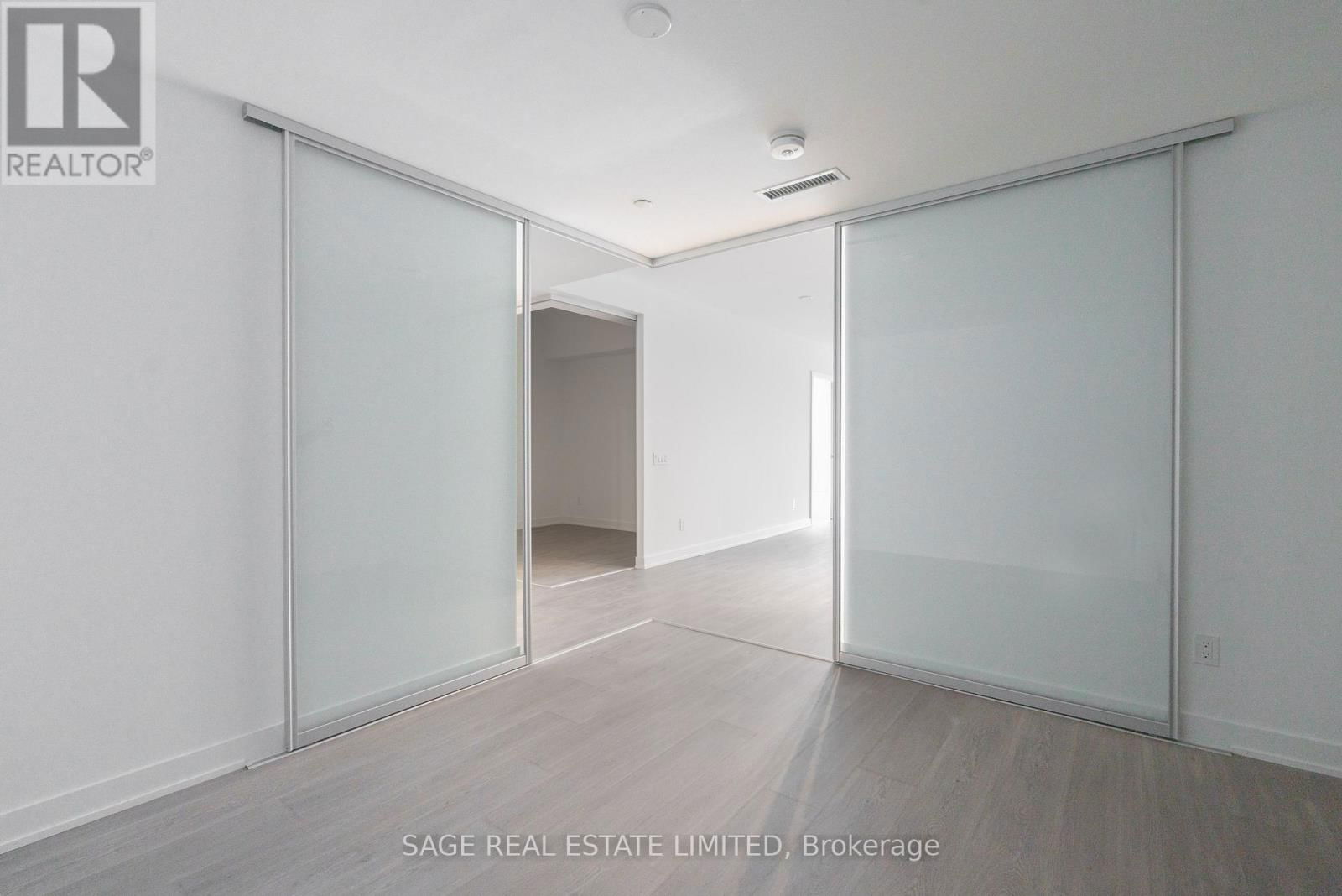 807 - 8 WELLESLEY STREET Image 7