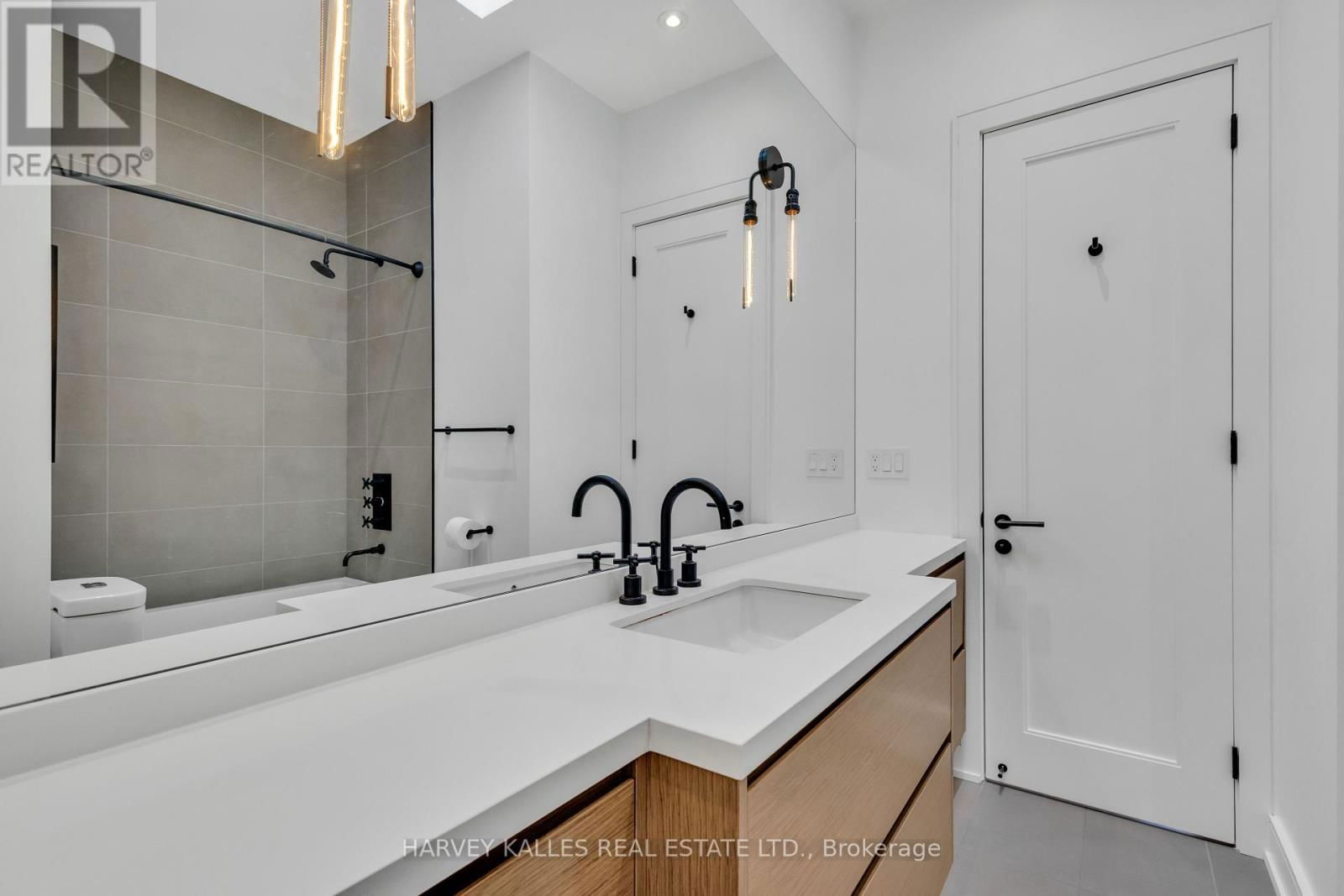 245 BROOKDALE AVENUE Image 33
