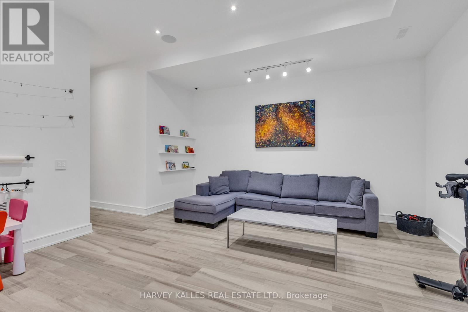 245 BROOKDALE AVENUE Image 44