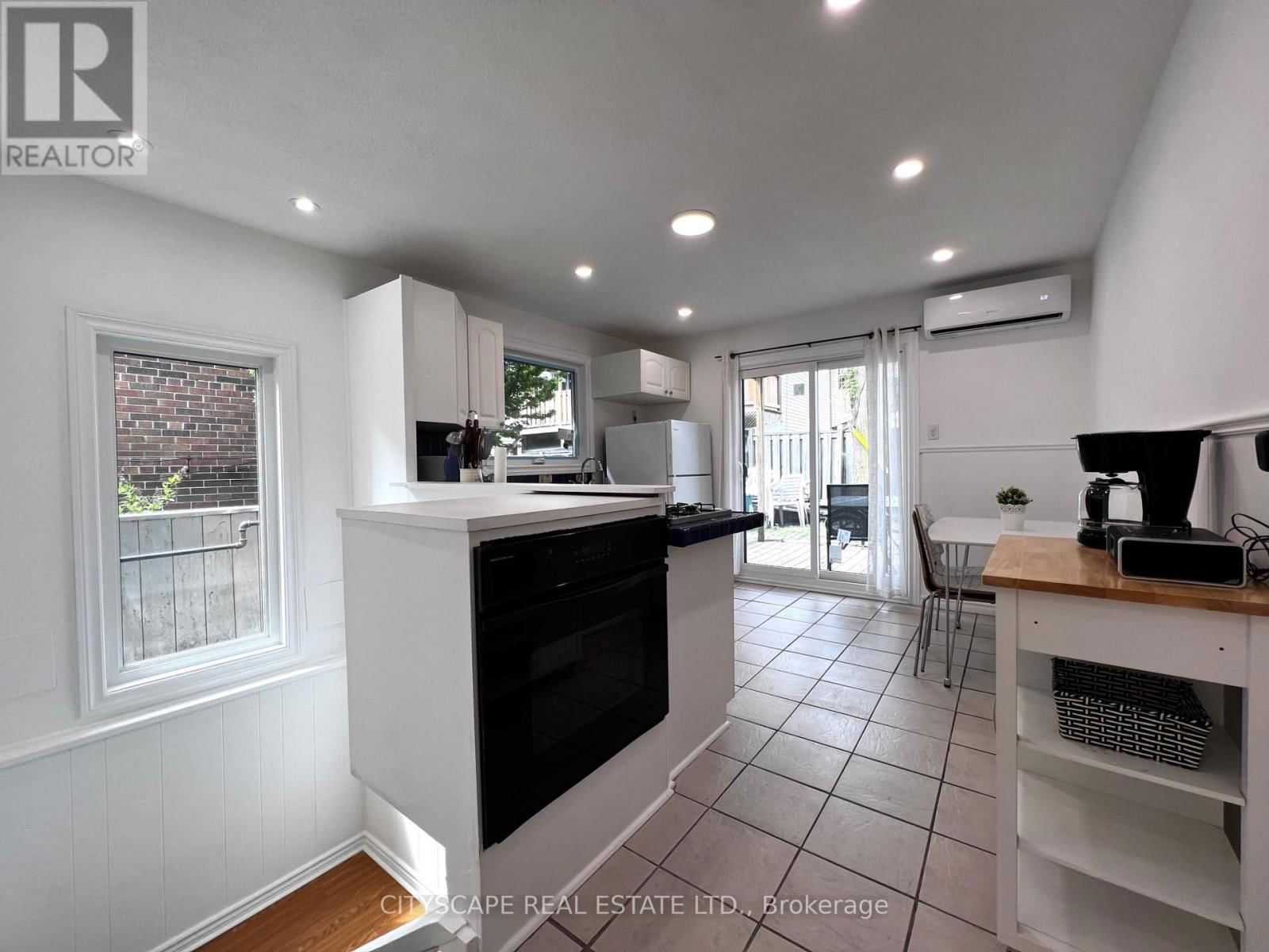 194 MANNING AVENUE Image 12