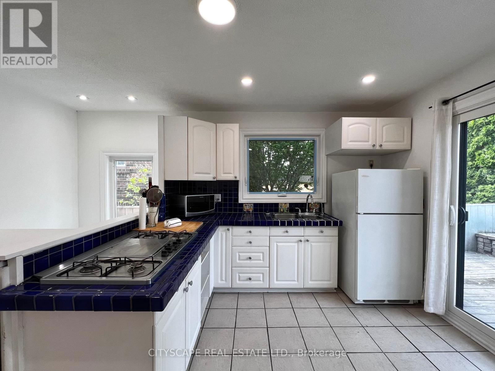 194 MANNING AVENUE Image 13