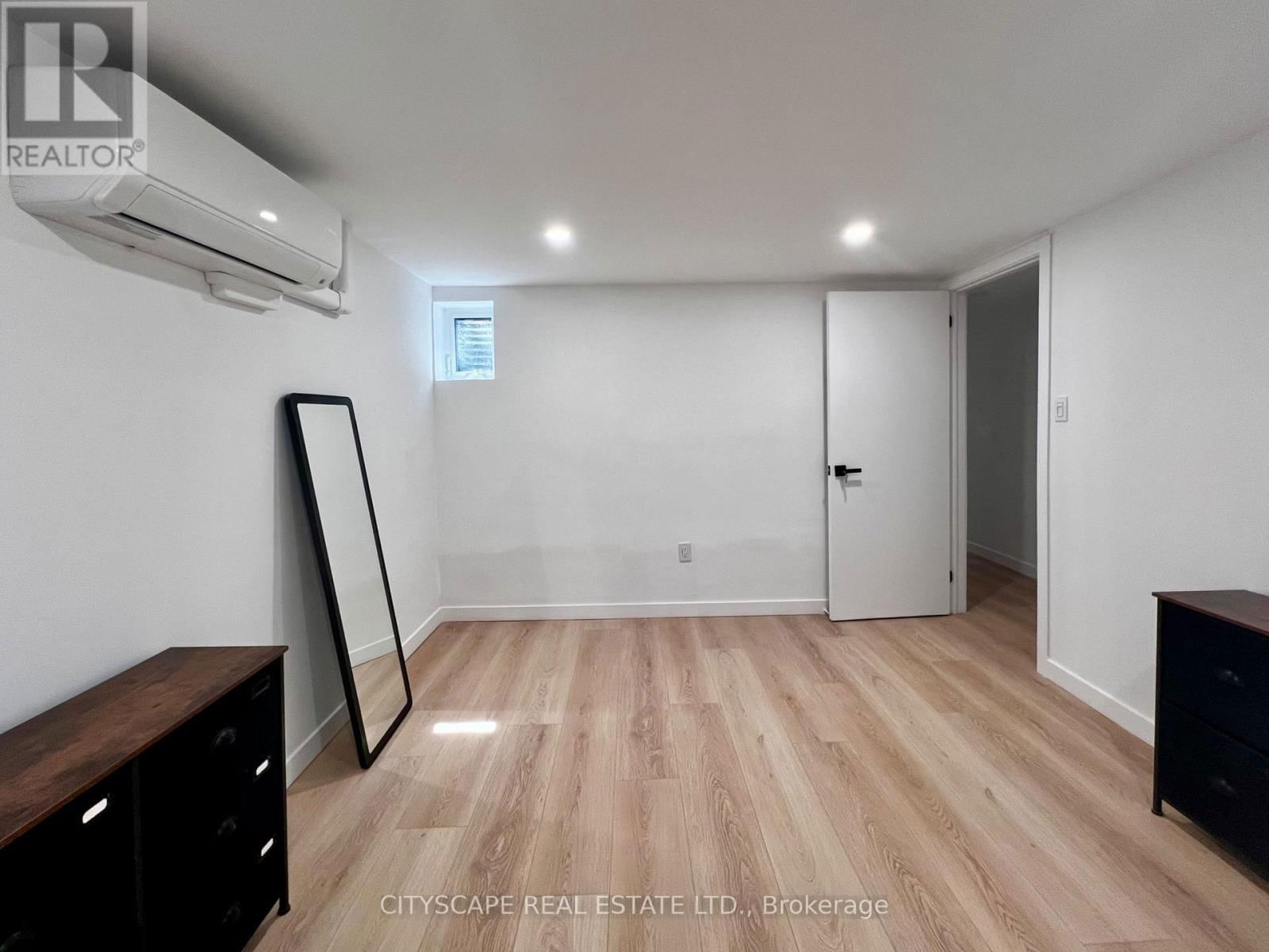194 MANNING AVENUE Image 25