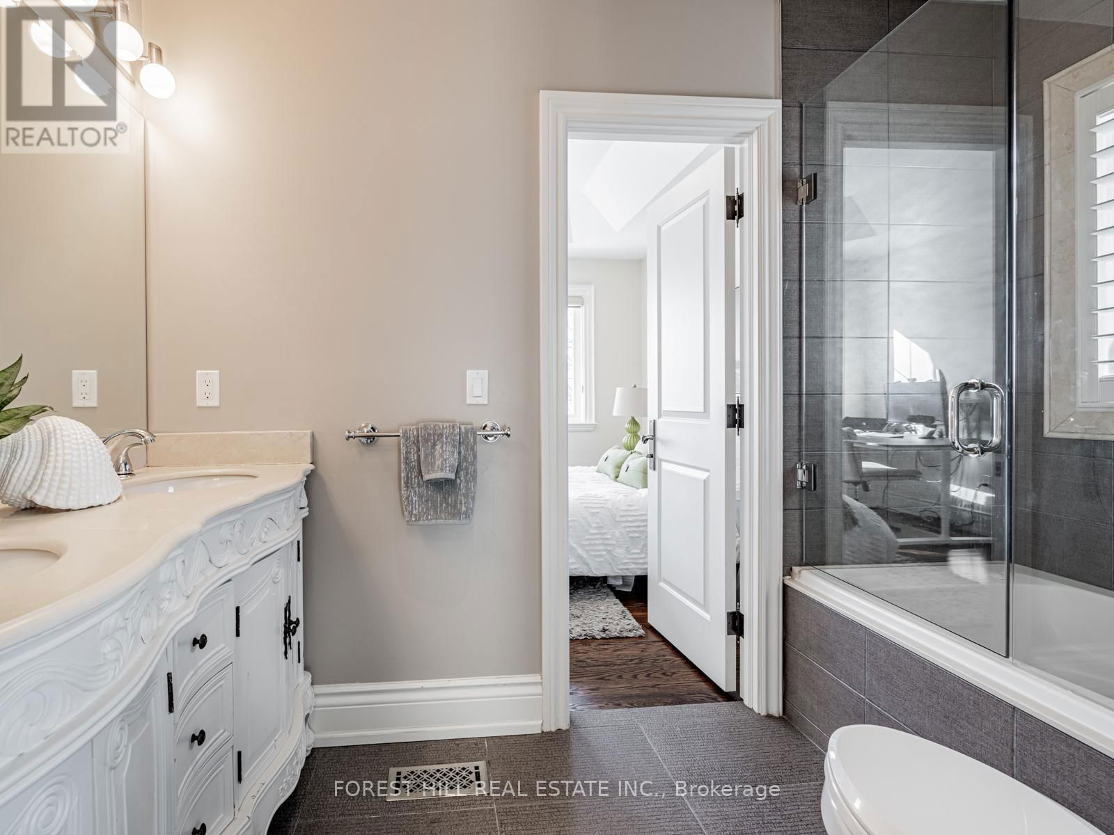 62 ATHABASKA AVENUE Image 29