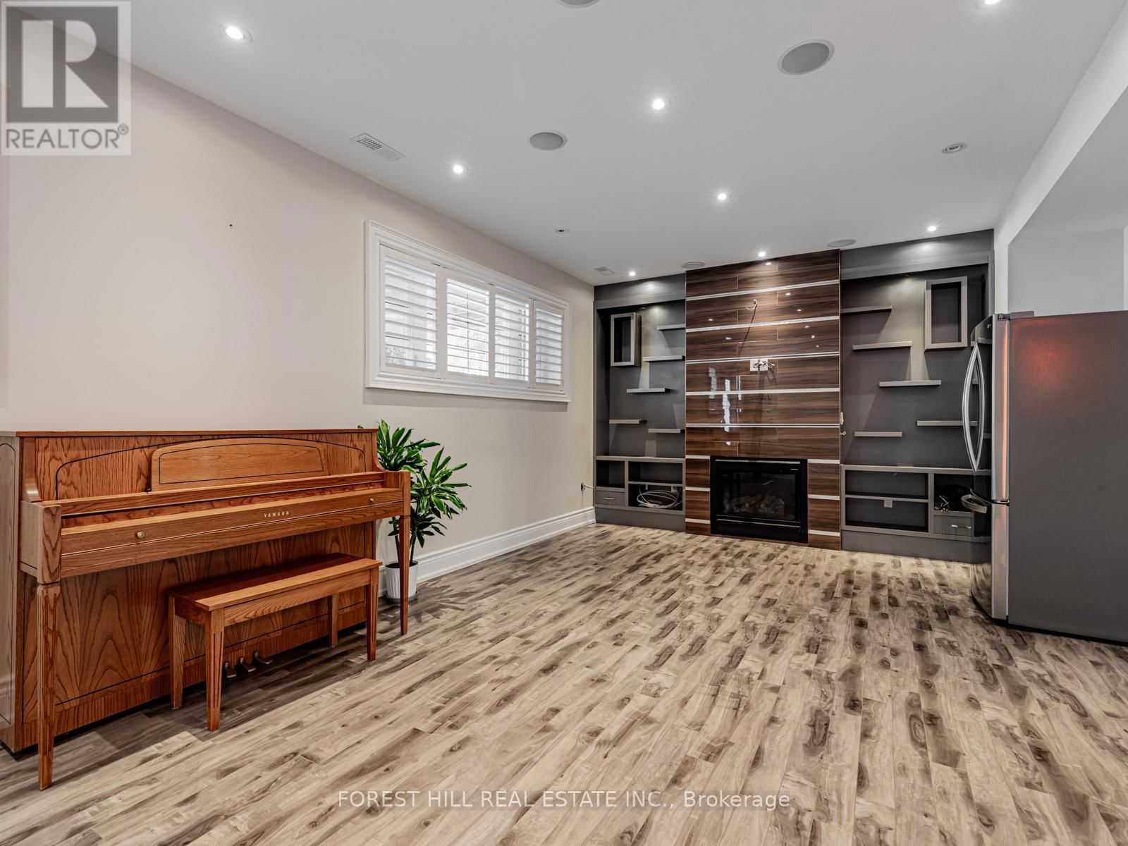 62 ATHABASKA AVENUE Image 35