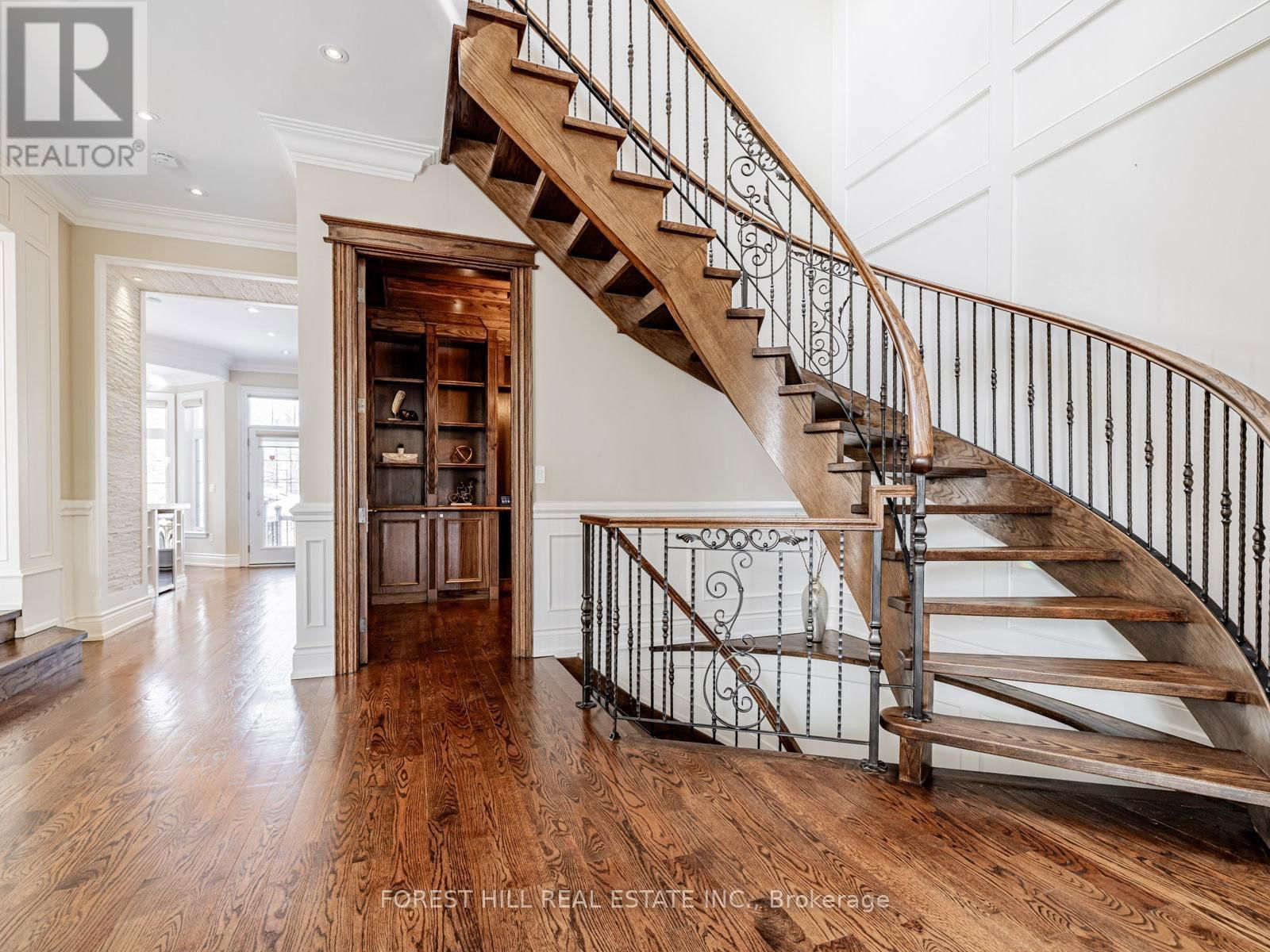 62 ATHABASKA AVENUE Image 4