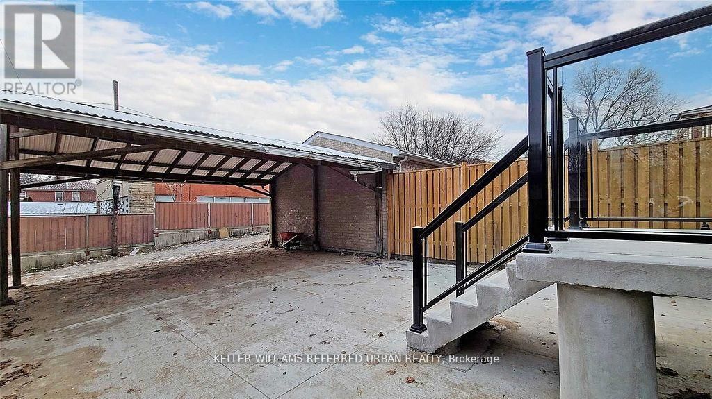 1 - 783 DUFFERIN AVENUE Image 3