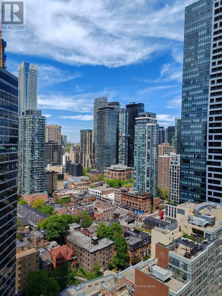 2717 - 955 BAY STREET Image 1