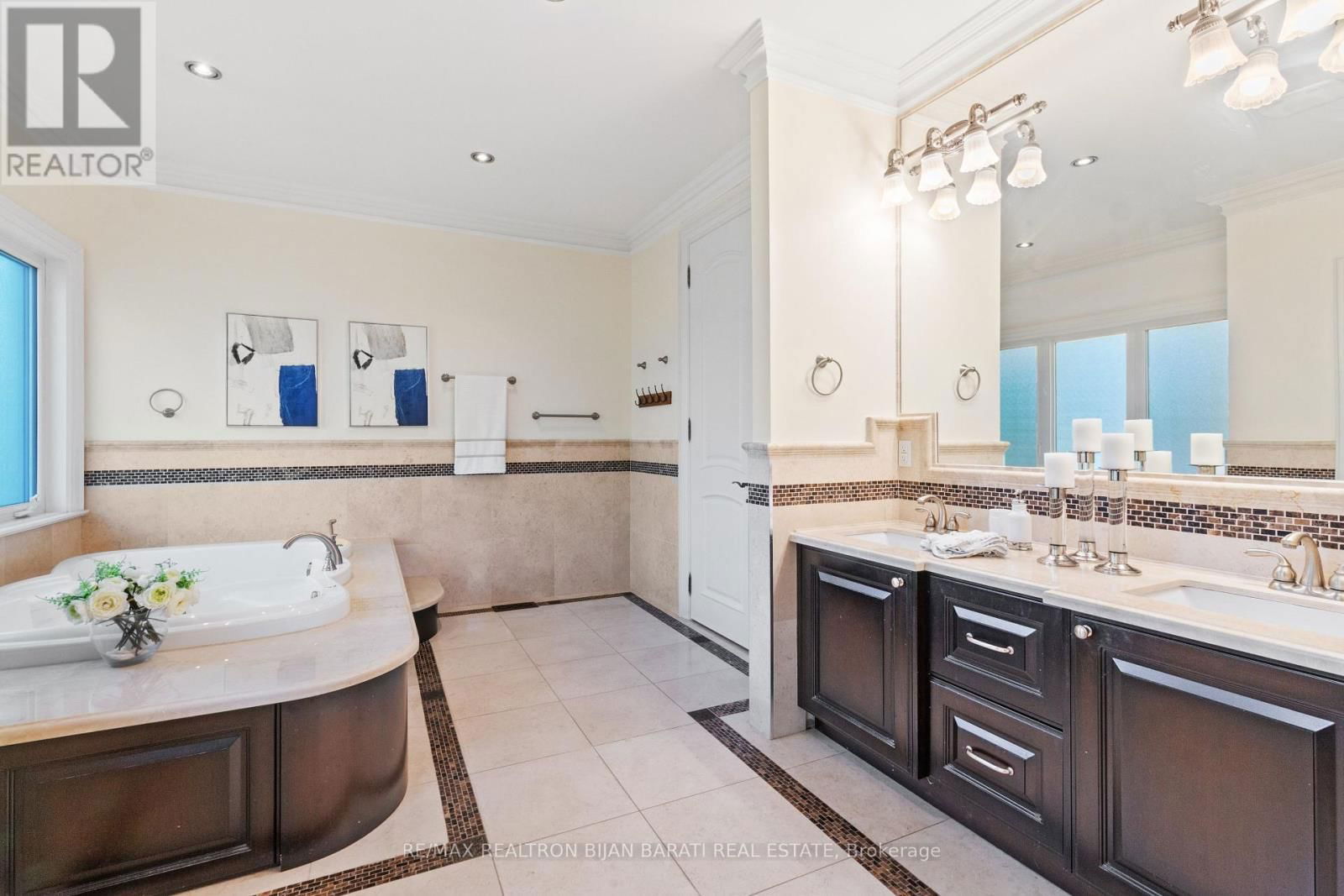 255 HOMEWOOD AVENUE Image 27