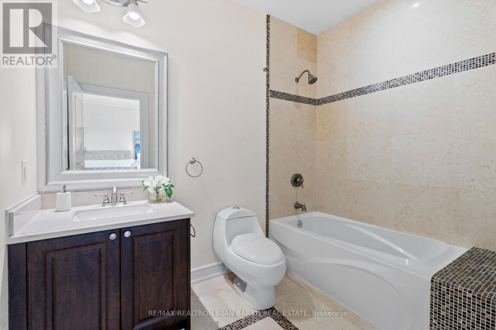 255 HOMEWOOD AVENUE Image 32