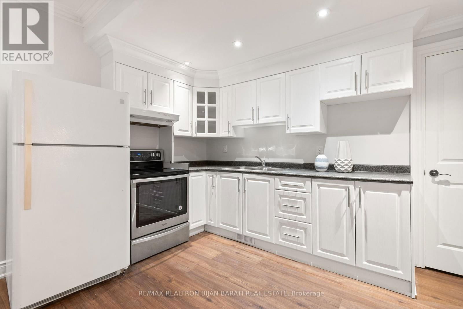 255 HOMEWOOD AVENUE Image 39