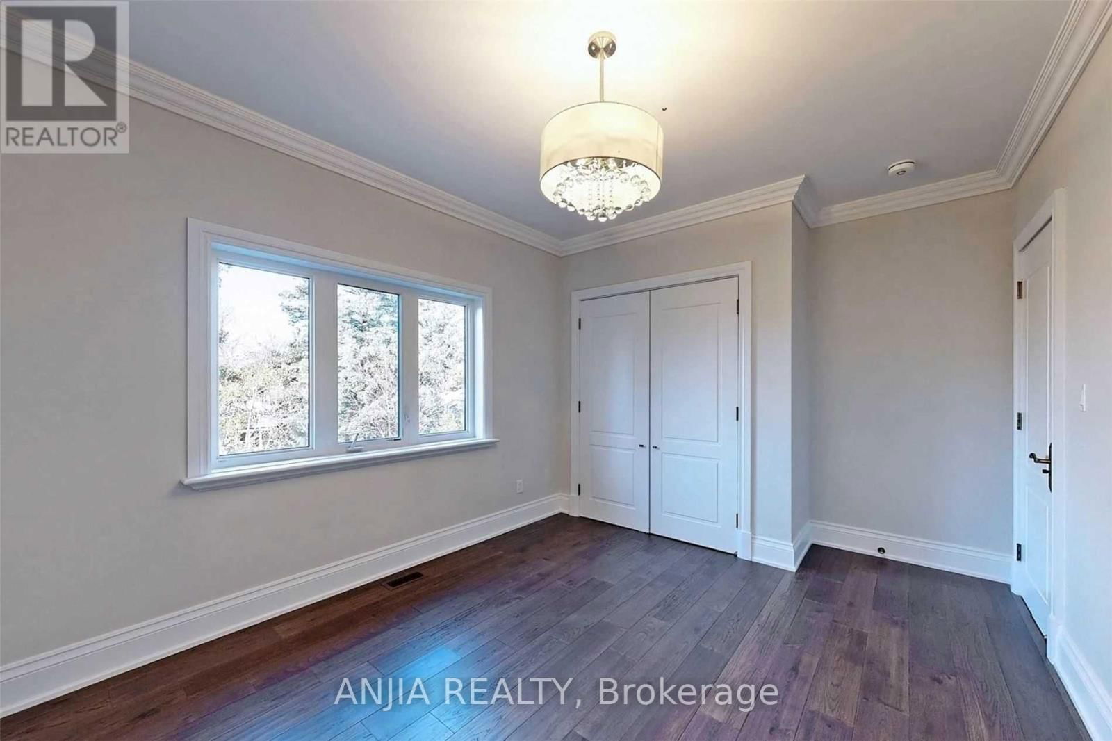 6 DANIEL COZENS COURT Image 18