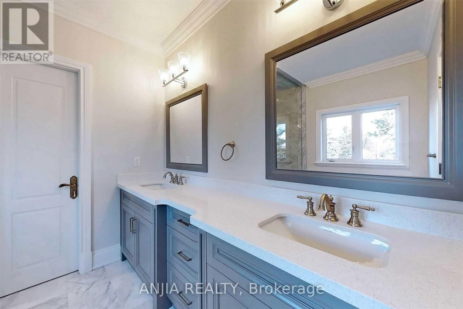6 DANIEL COZENS COURT Image 22