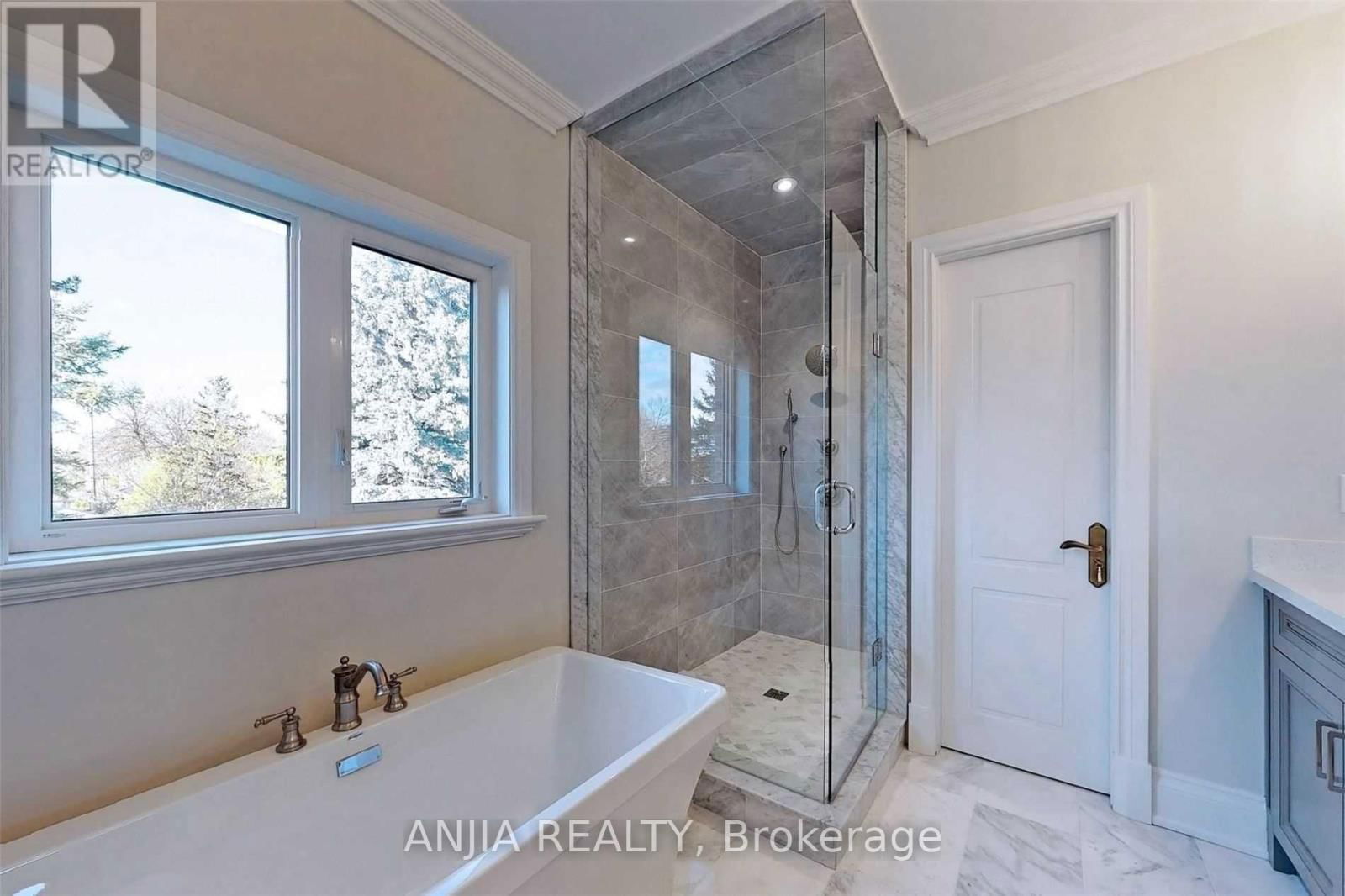 6 DANIEL COZENS COURT Image 23