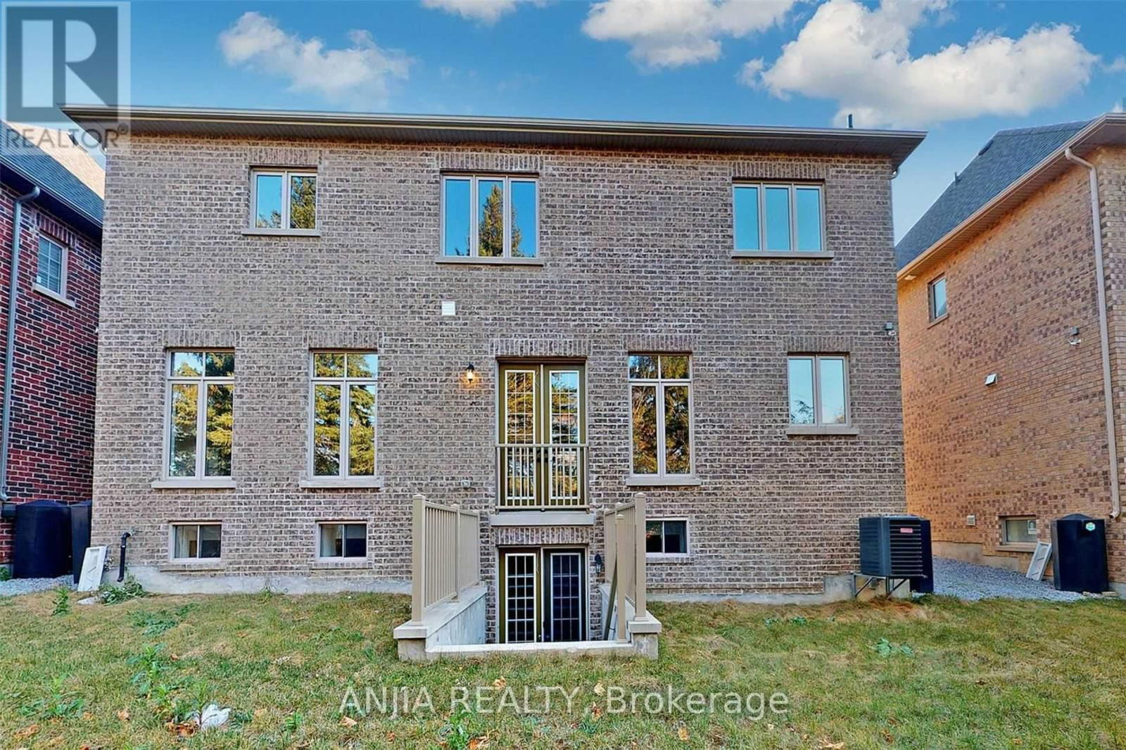 6 DANIEL COZENS COURT Image 27