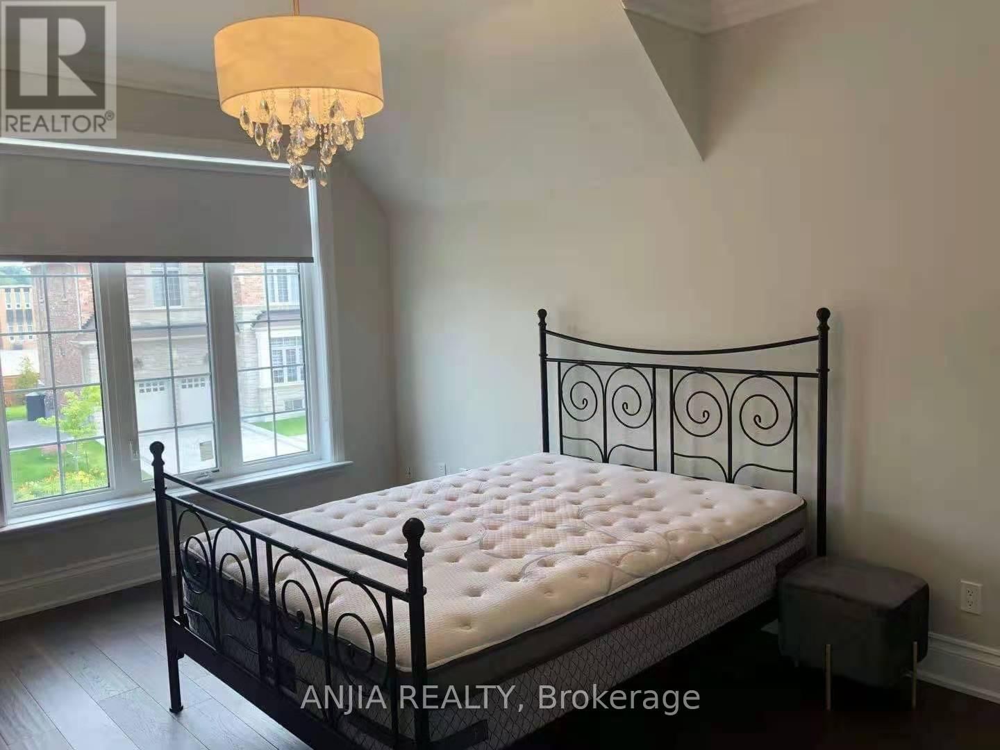 6 DANIEL COZENS COURT Image 31