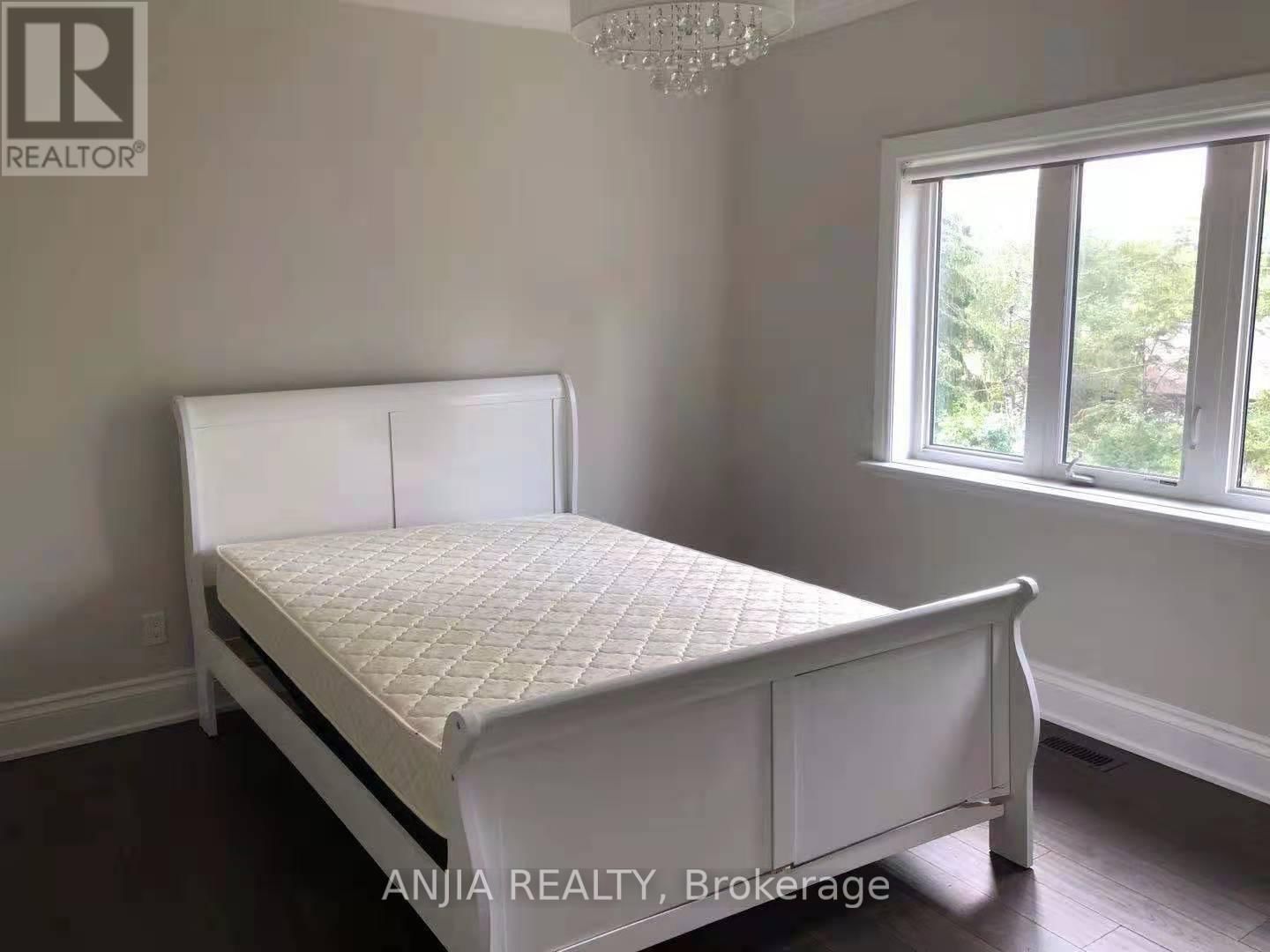6 DANIEL COZENS COURT Image 32