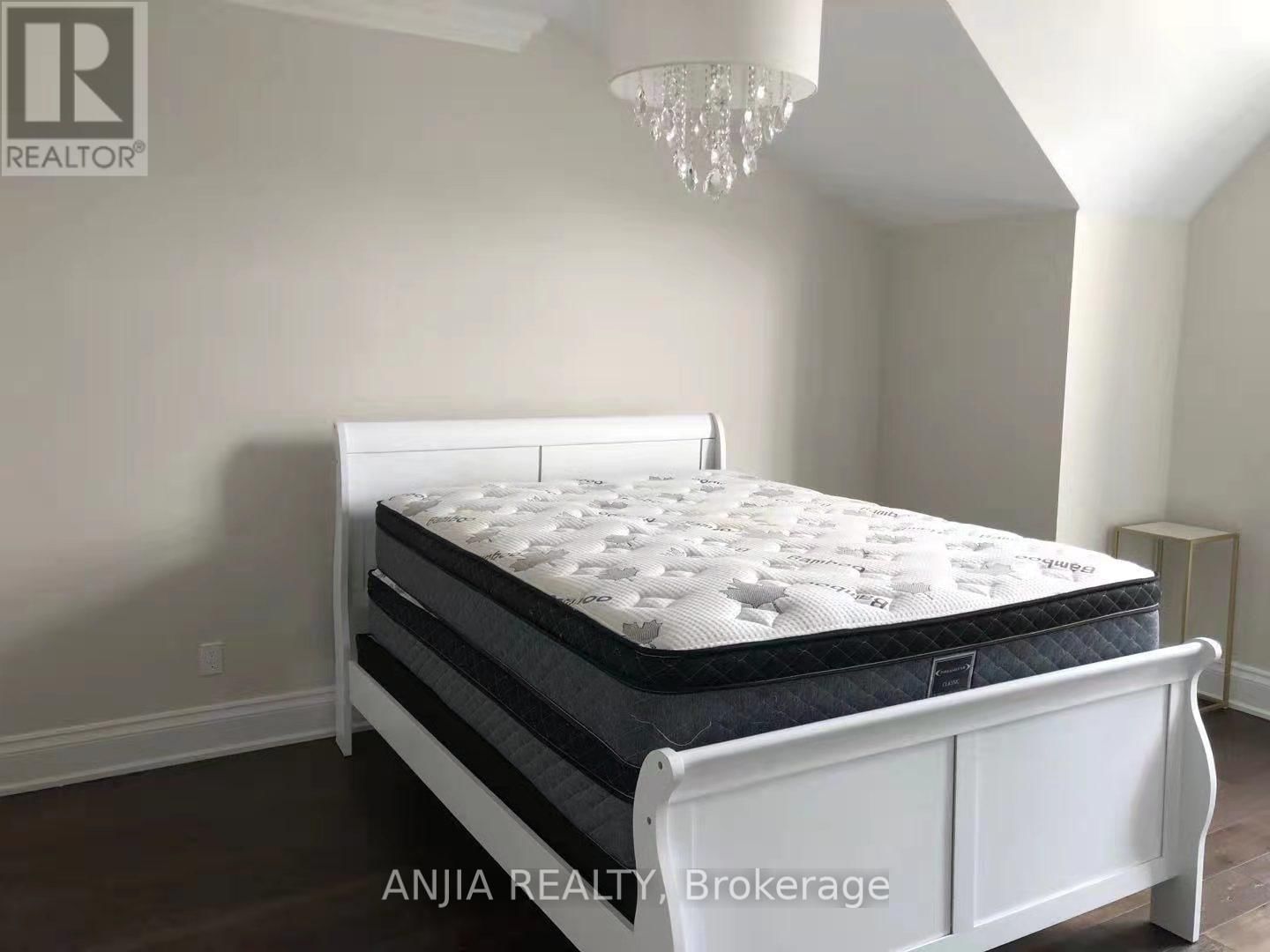 6 DANIEL COZENS COURT Image 35
