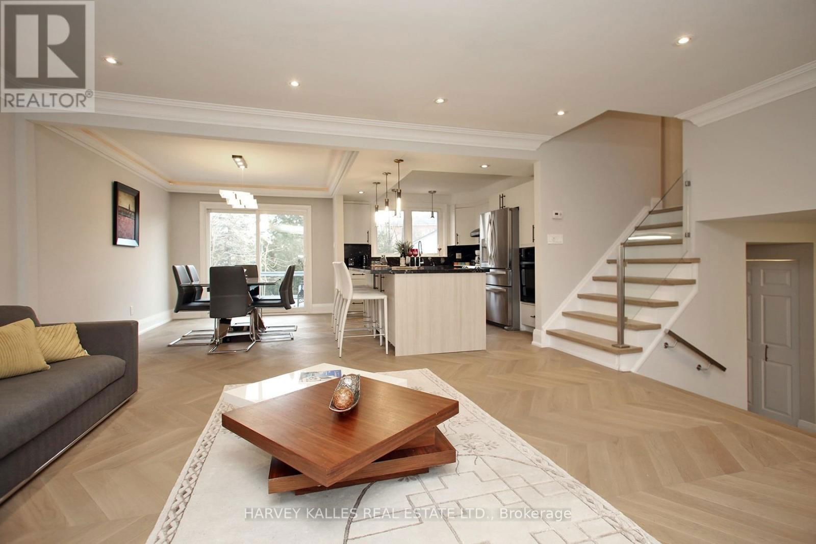 16 WEDGEPORT PLACE Image 1