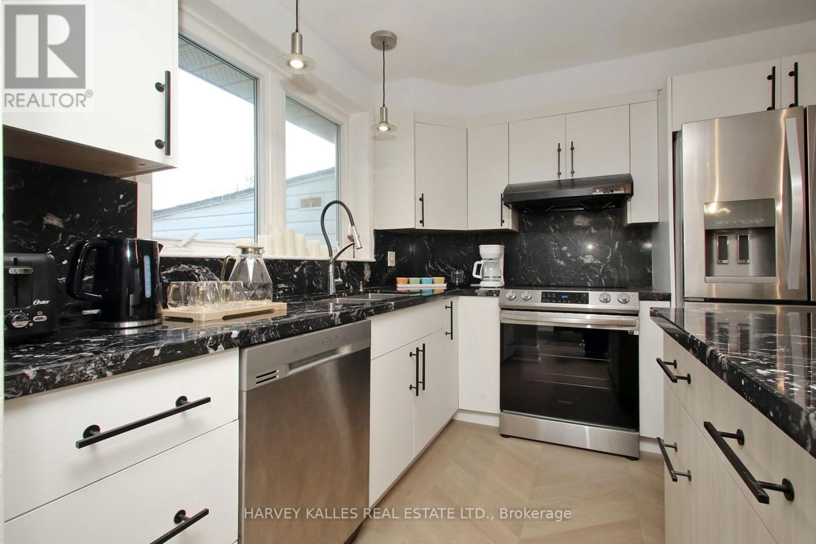 16 WEDGEPORT PLACE Image 12