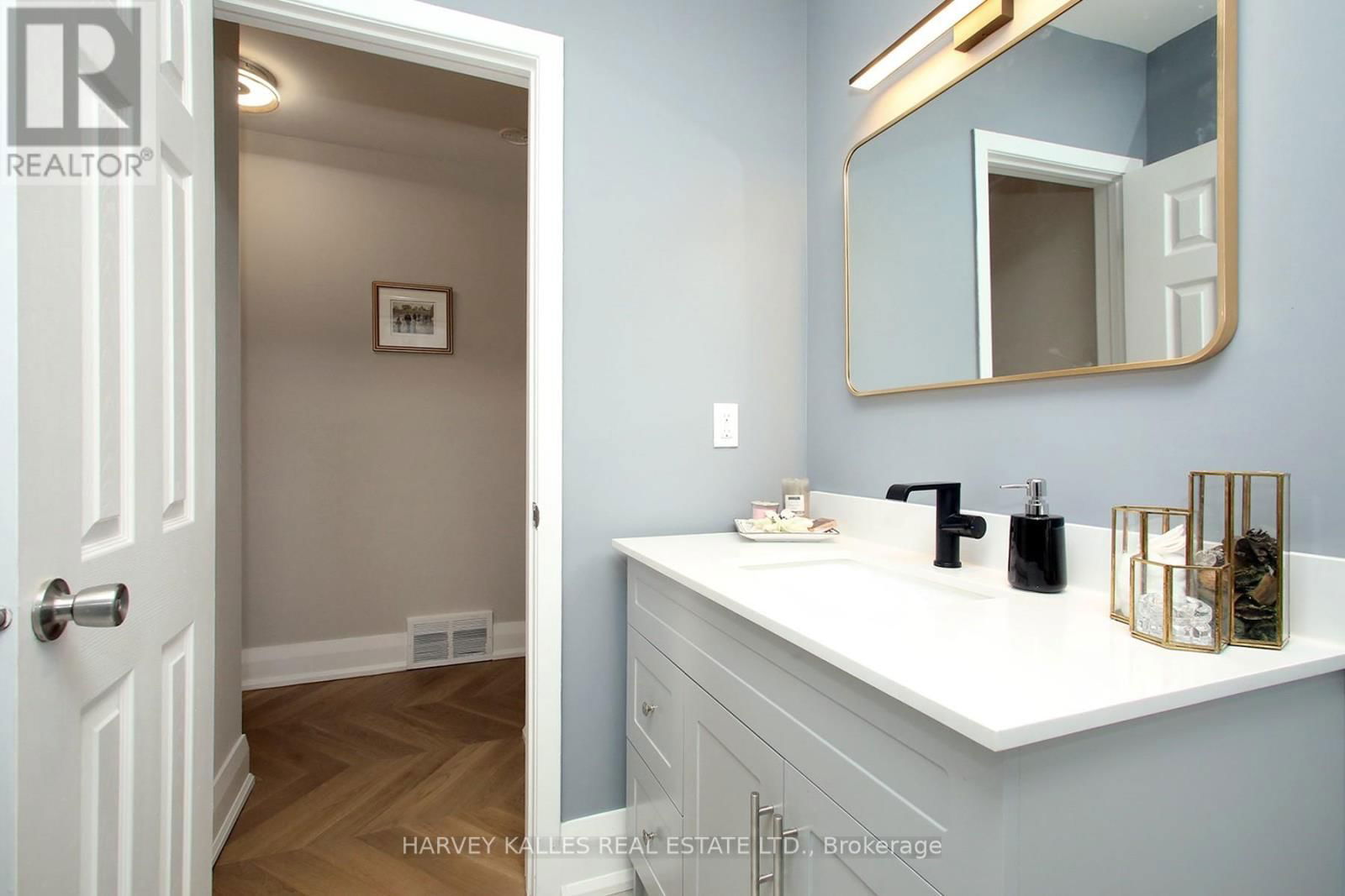 16 WEDGEPORT PLACE Image 31