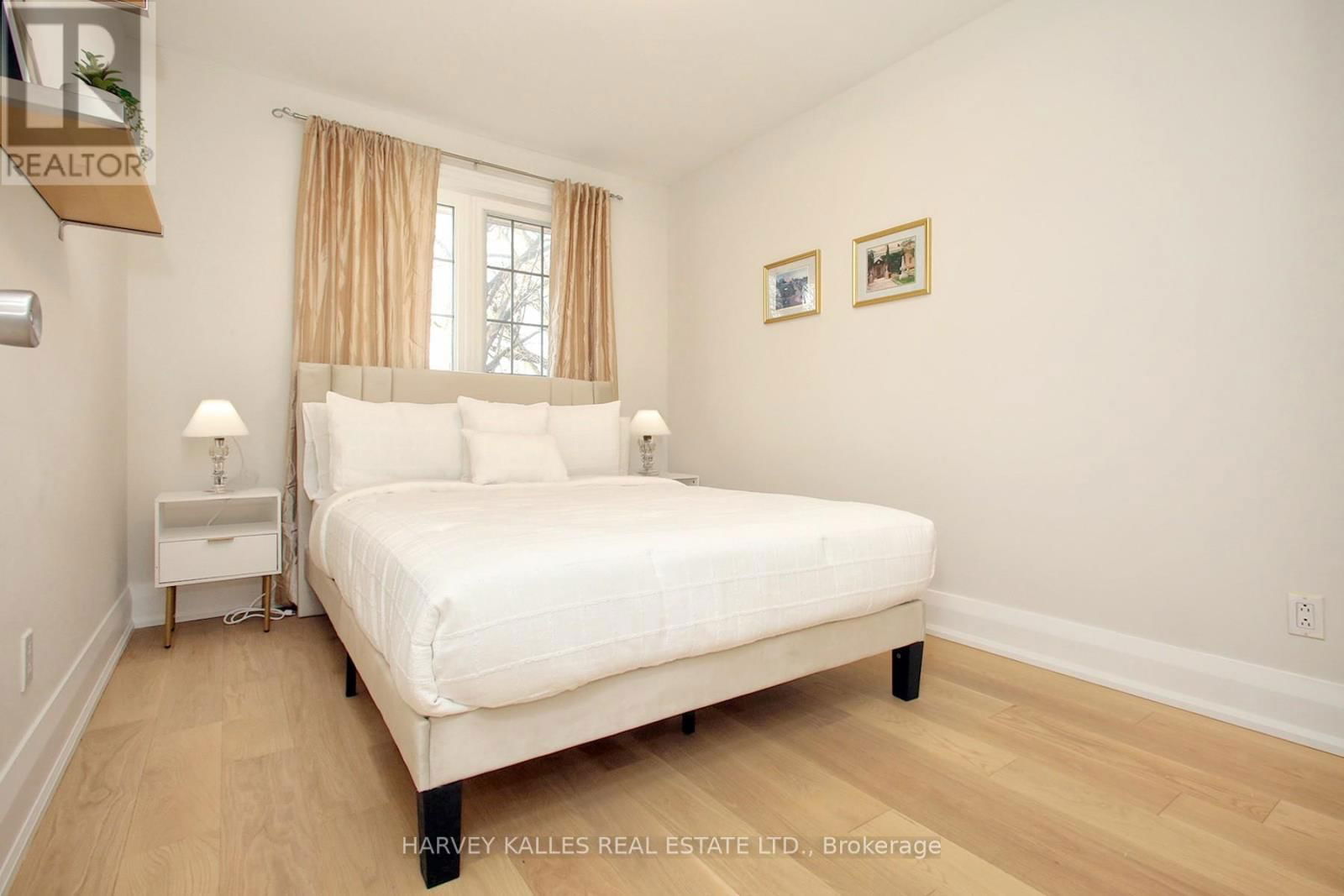 16 WEDGEPORT PLACE Image 32