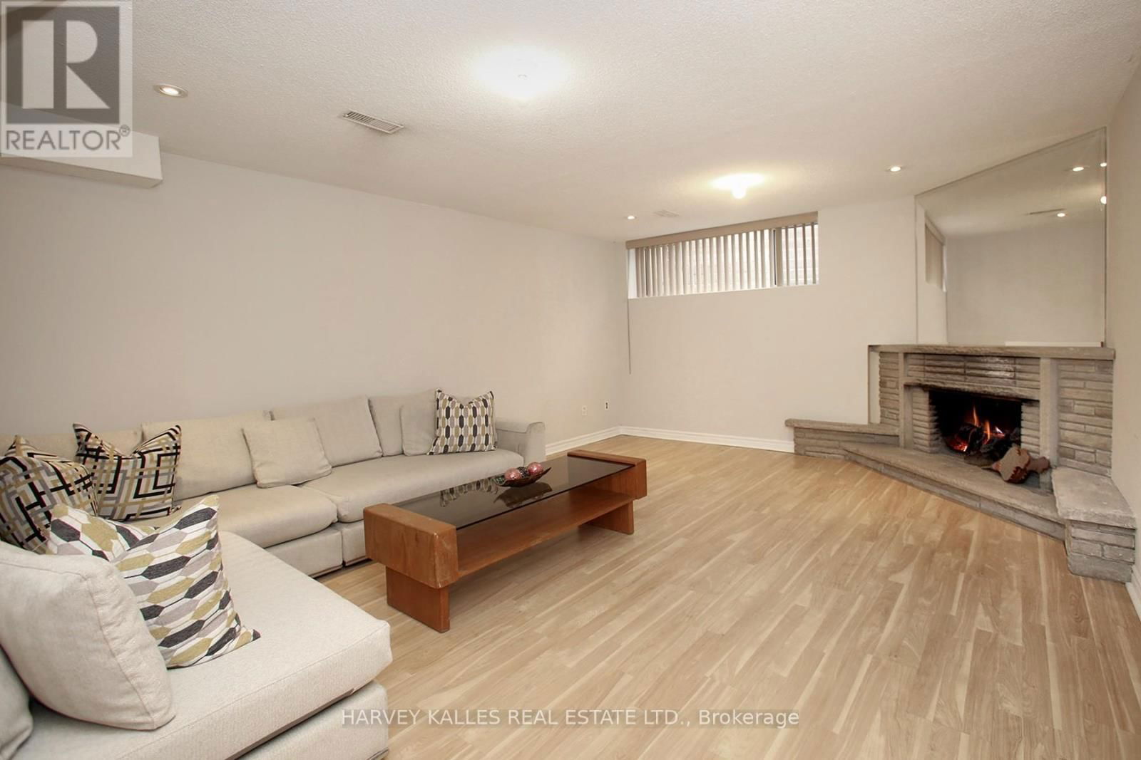 16 WEDGEPORT PLACE Image 36