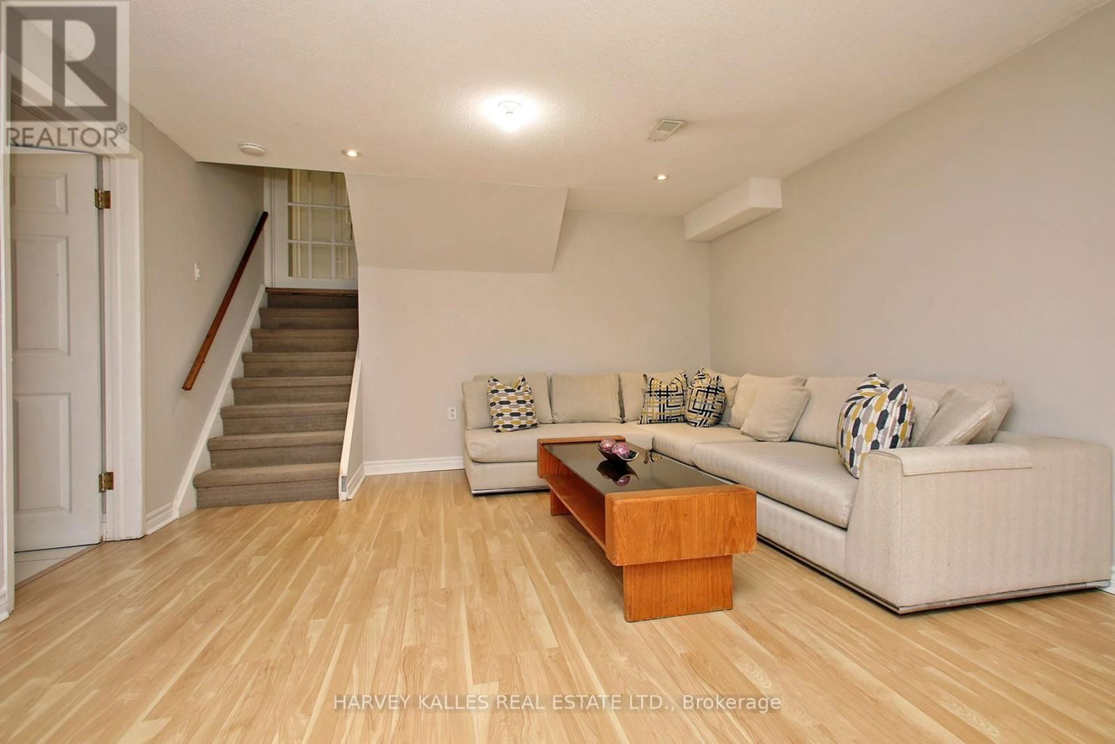 16 WEDGEPORT PLACE Image 37