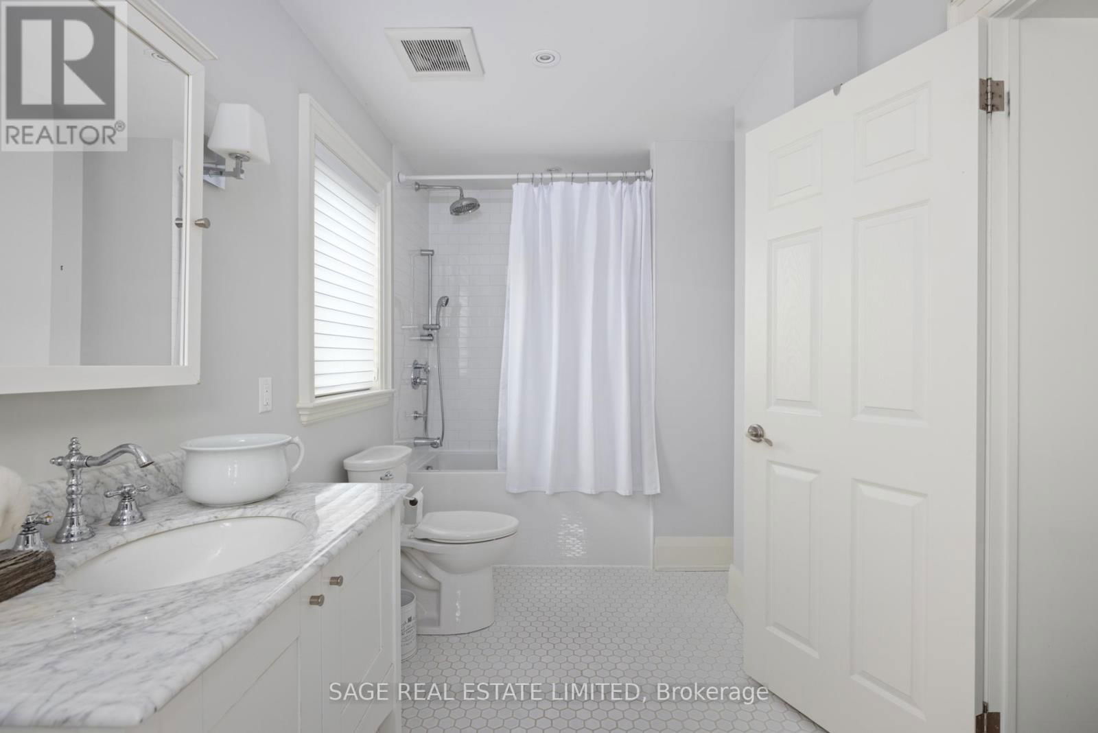 9 CANFIELD PLACE Image 19