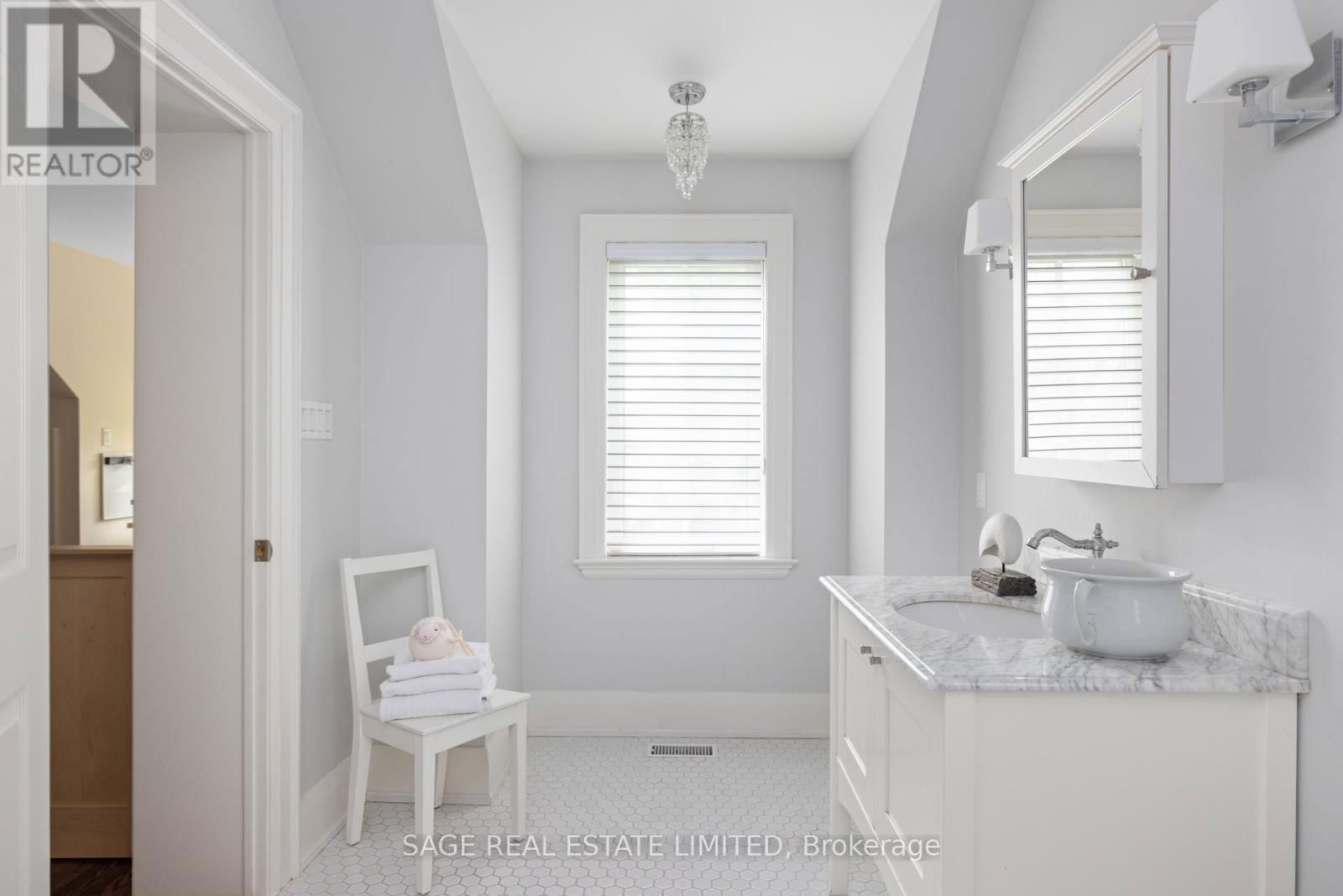 9 CANFIELD PLACE Image 20
