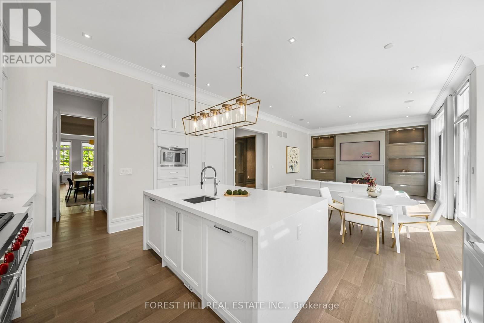 163 CORTLEIGH BOULEVARD Image 17