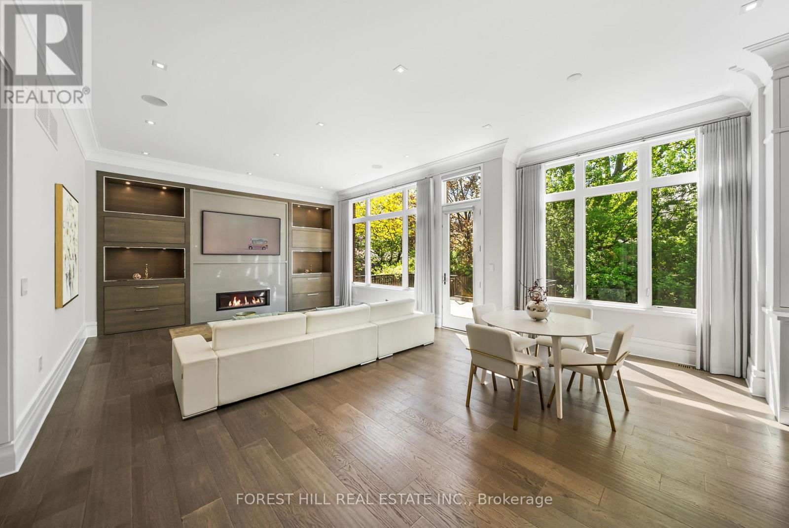 163 CORTLEIGH BOULEVARD Image 21