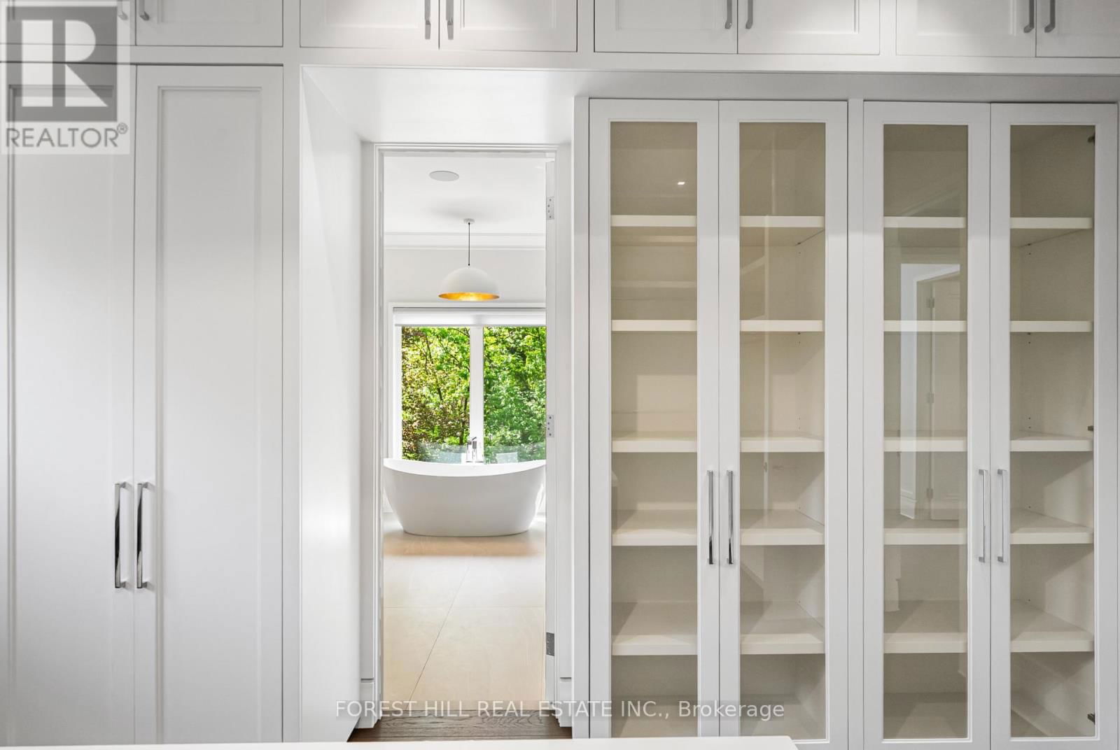 163 CORTLEIGH BOULEVARD Image 26