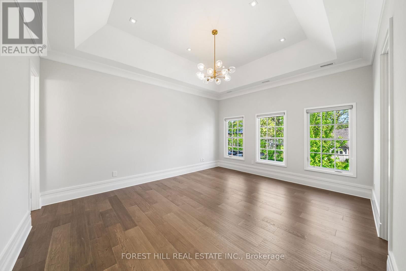 163 CORTLEIGH BOULEVARD Image 31