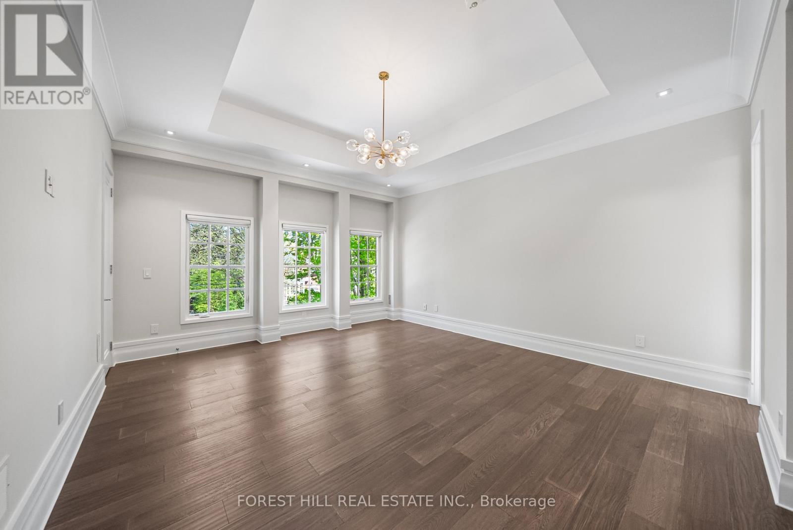 163 CORTLEIGH BOULEVARD Image 33