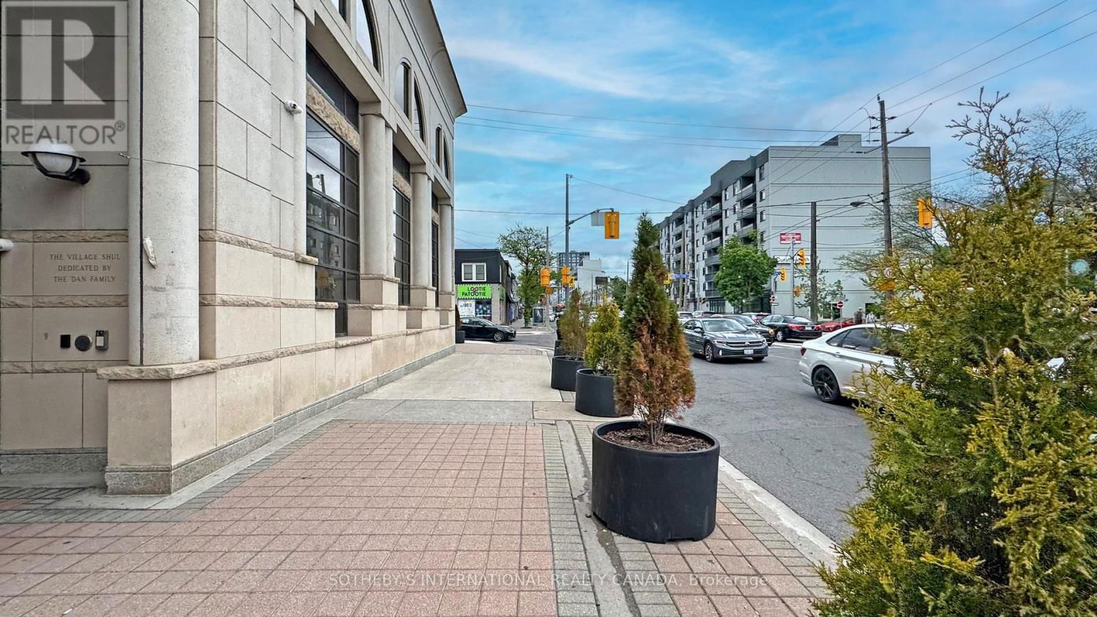1172 EGLINTON AVENUE WEST Image 4