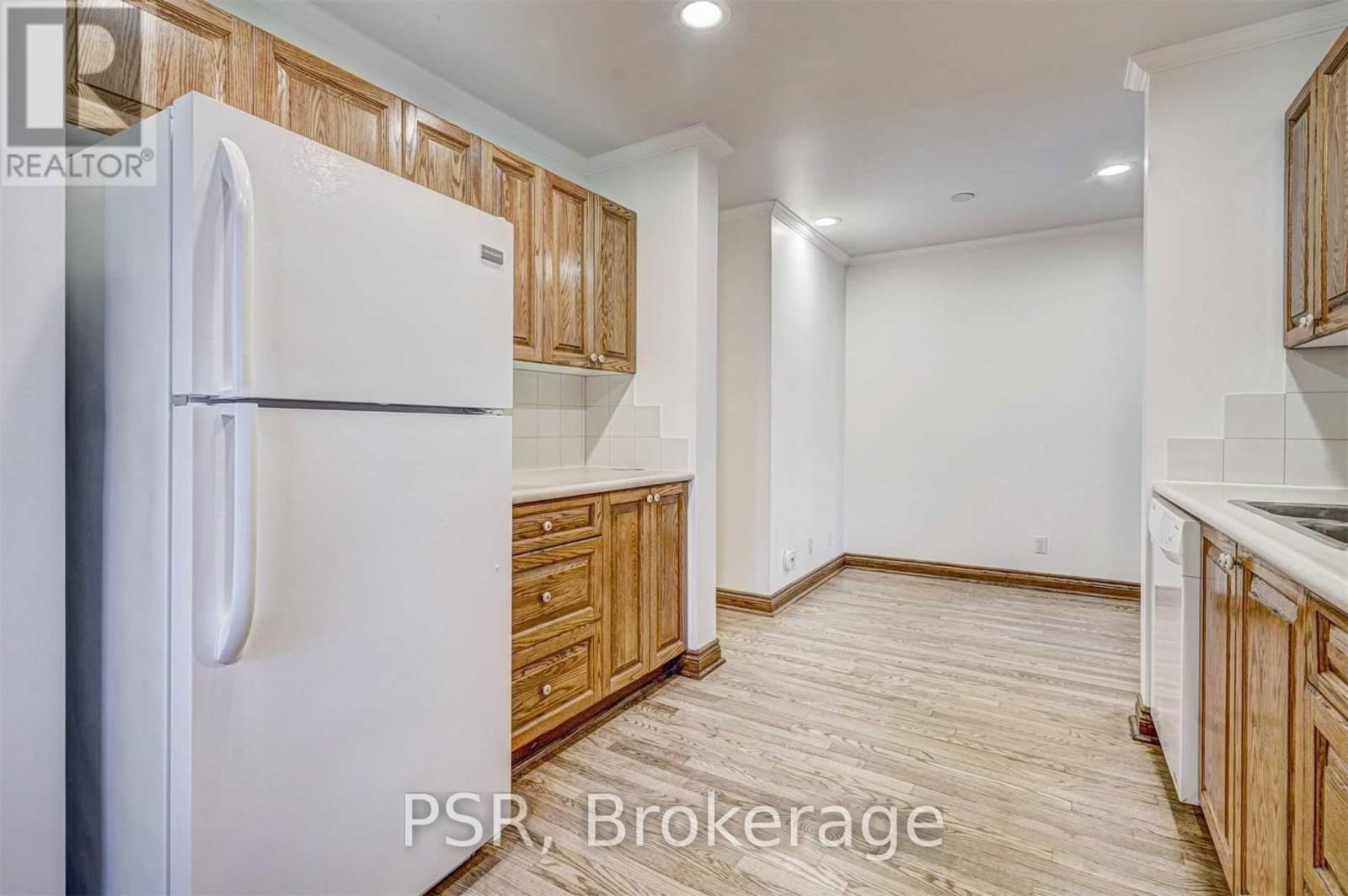 98 ROSELAWN AVENUE Image 14
