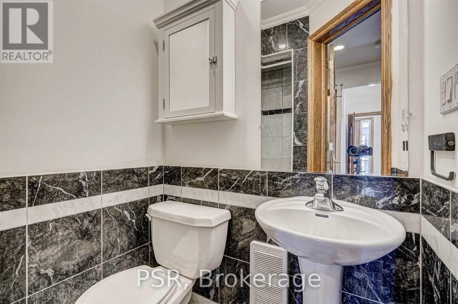 98 ROSELAWN AVENUE Image 19