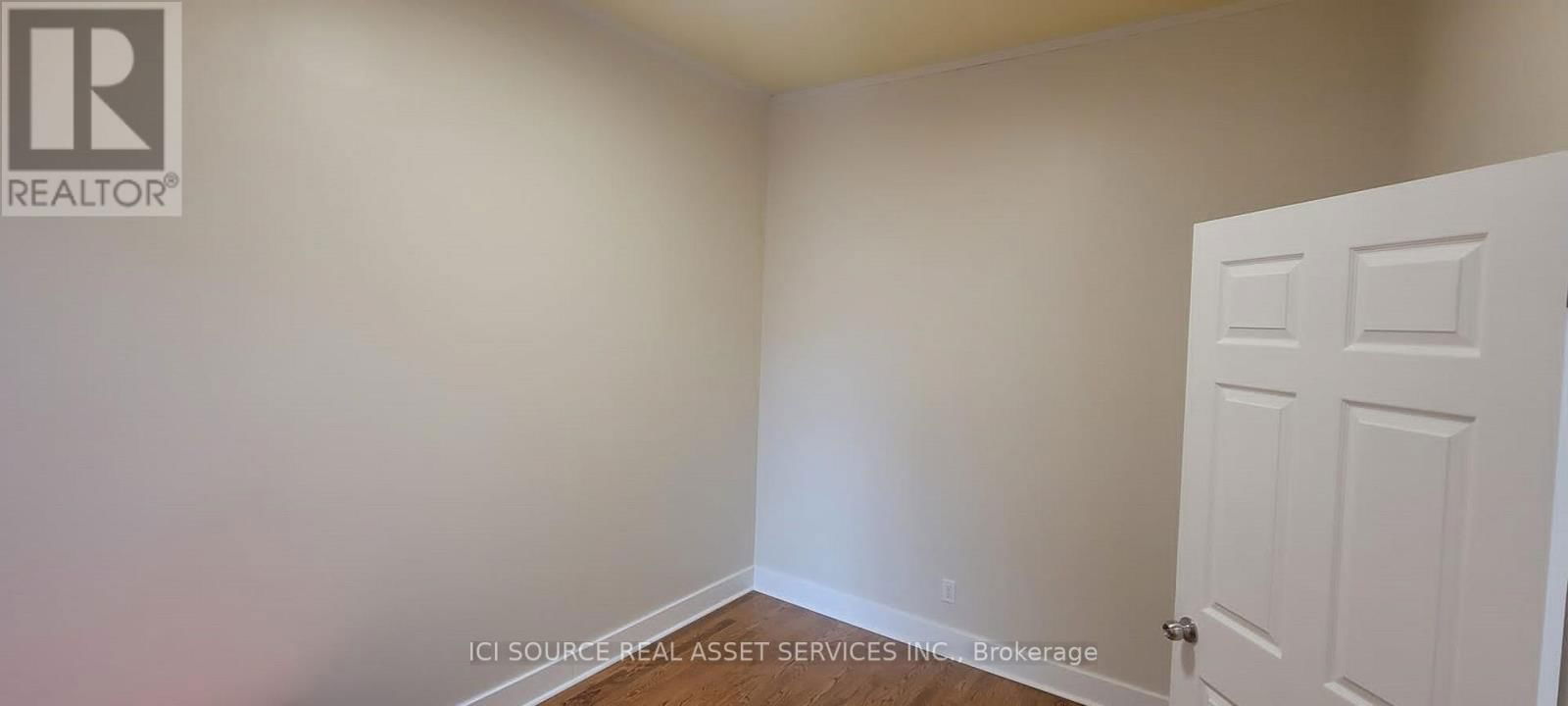 Upper - 360 GERRARD STREET EAST Image 4
