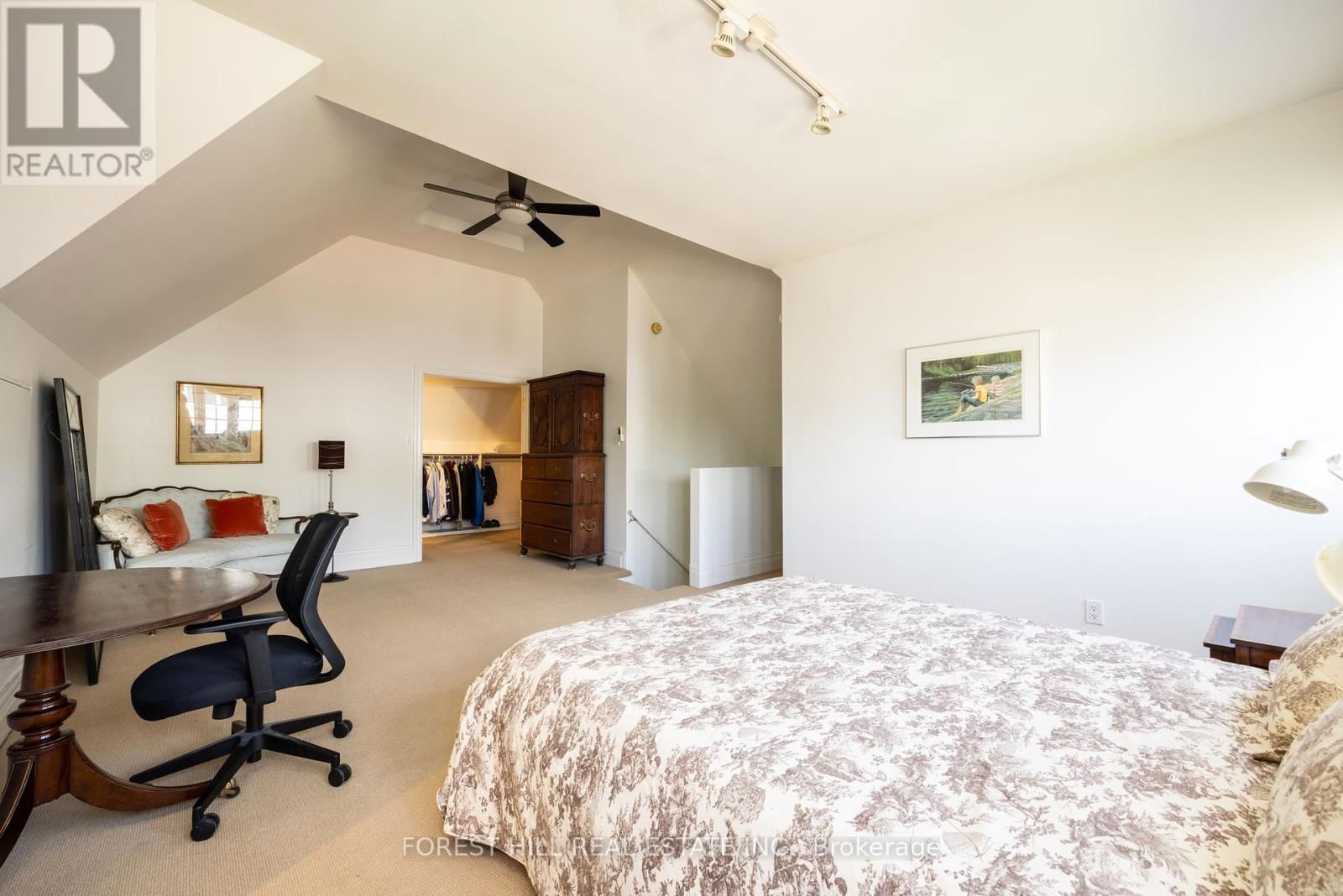 18 COLLEGE VIEW AVENUE Image 24