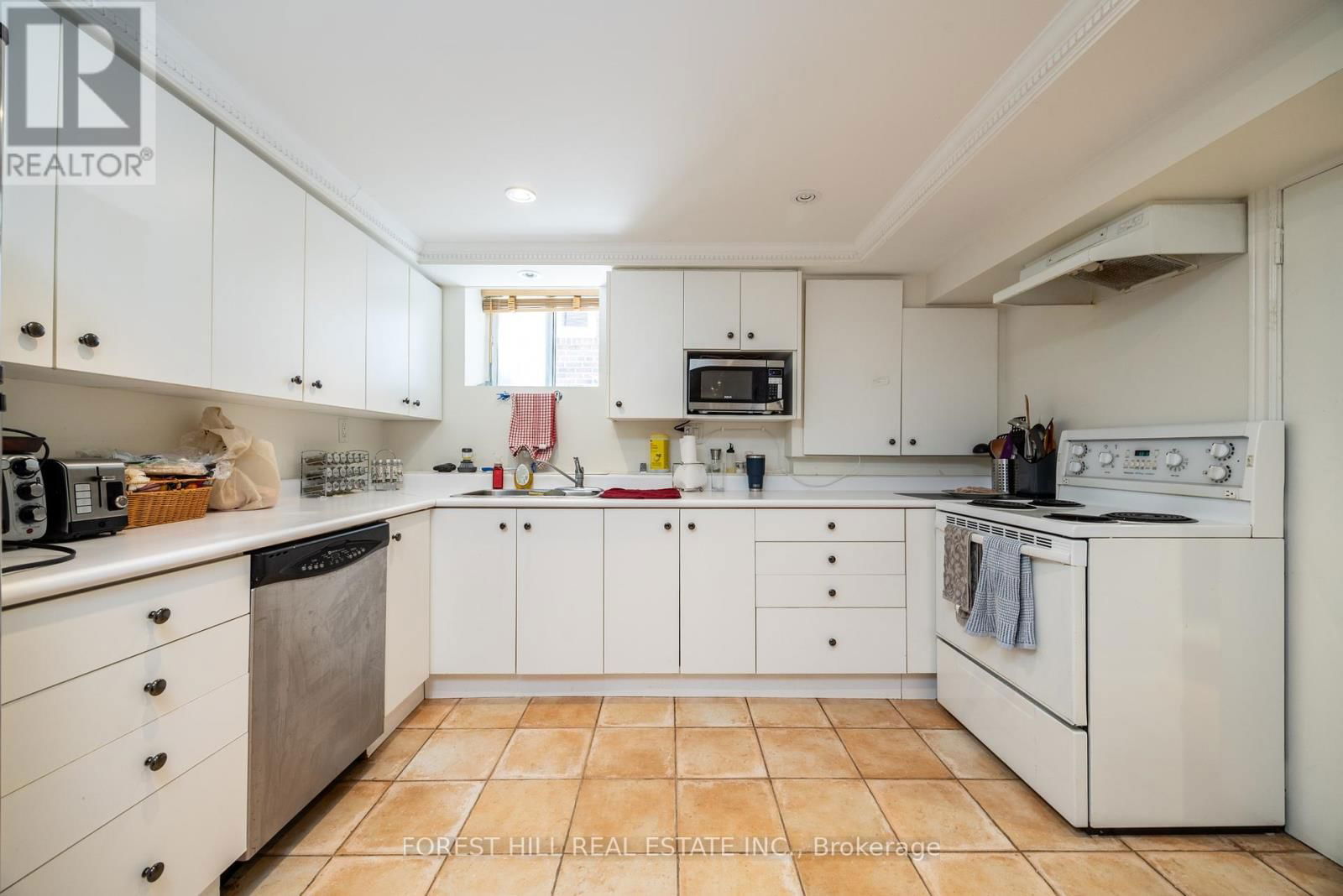 18 COLLEGE VIEW AVENUE Image 34