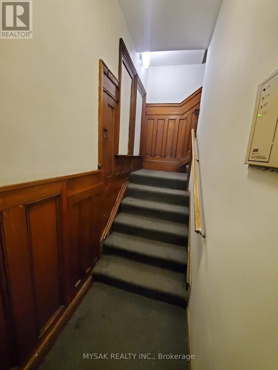 104 BEDFORD ROAD Image 18