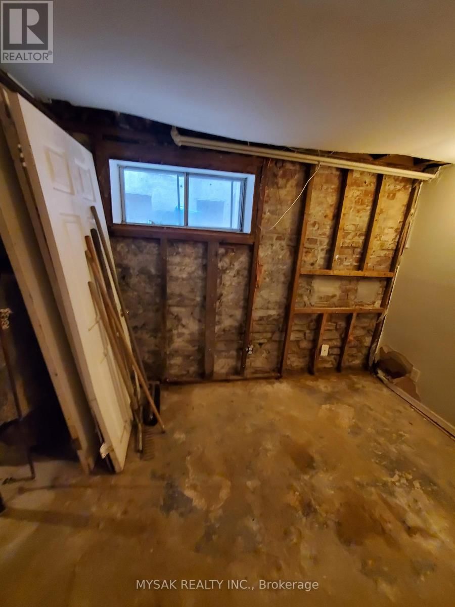 104 BEDFORD ROAD Image 23