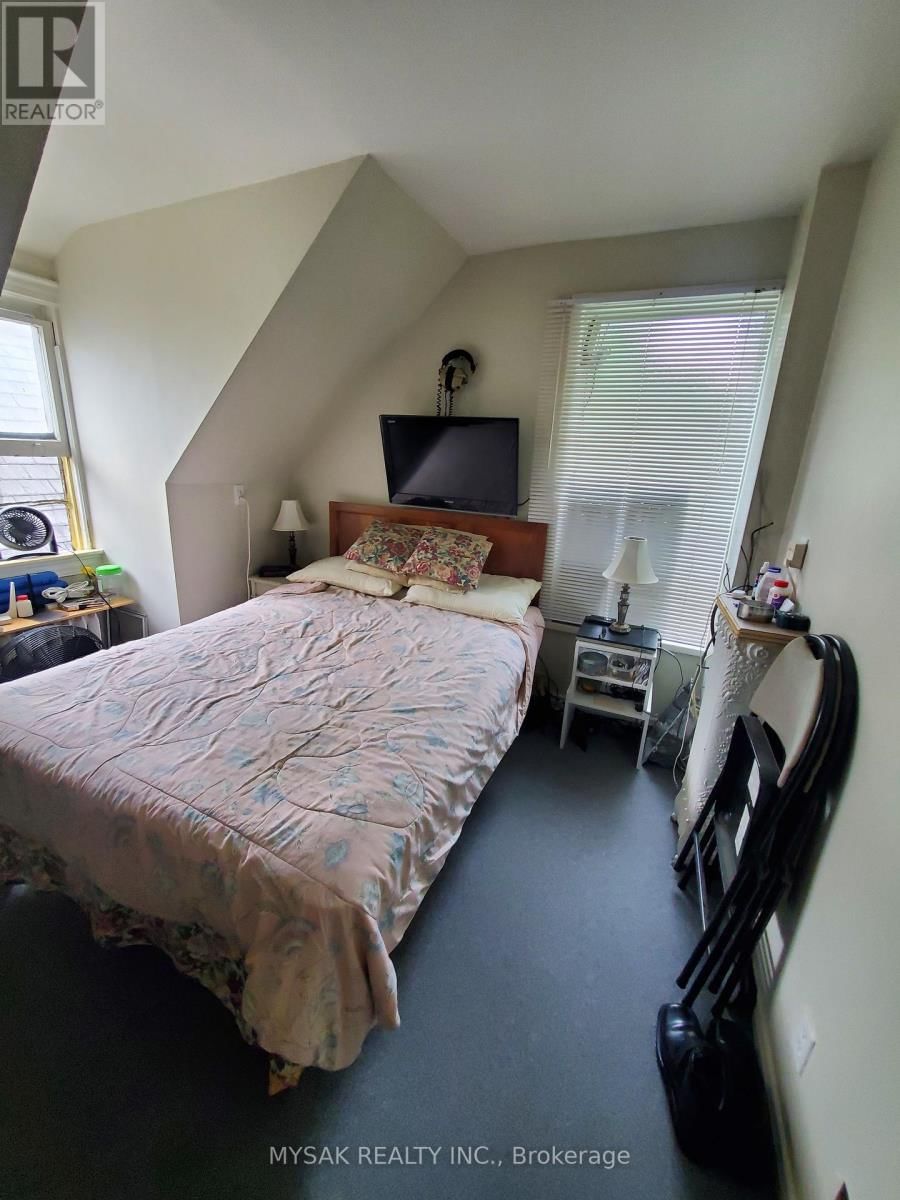104 BEDFORD ROAD Image 4