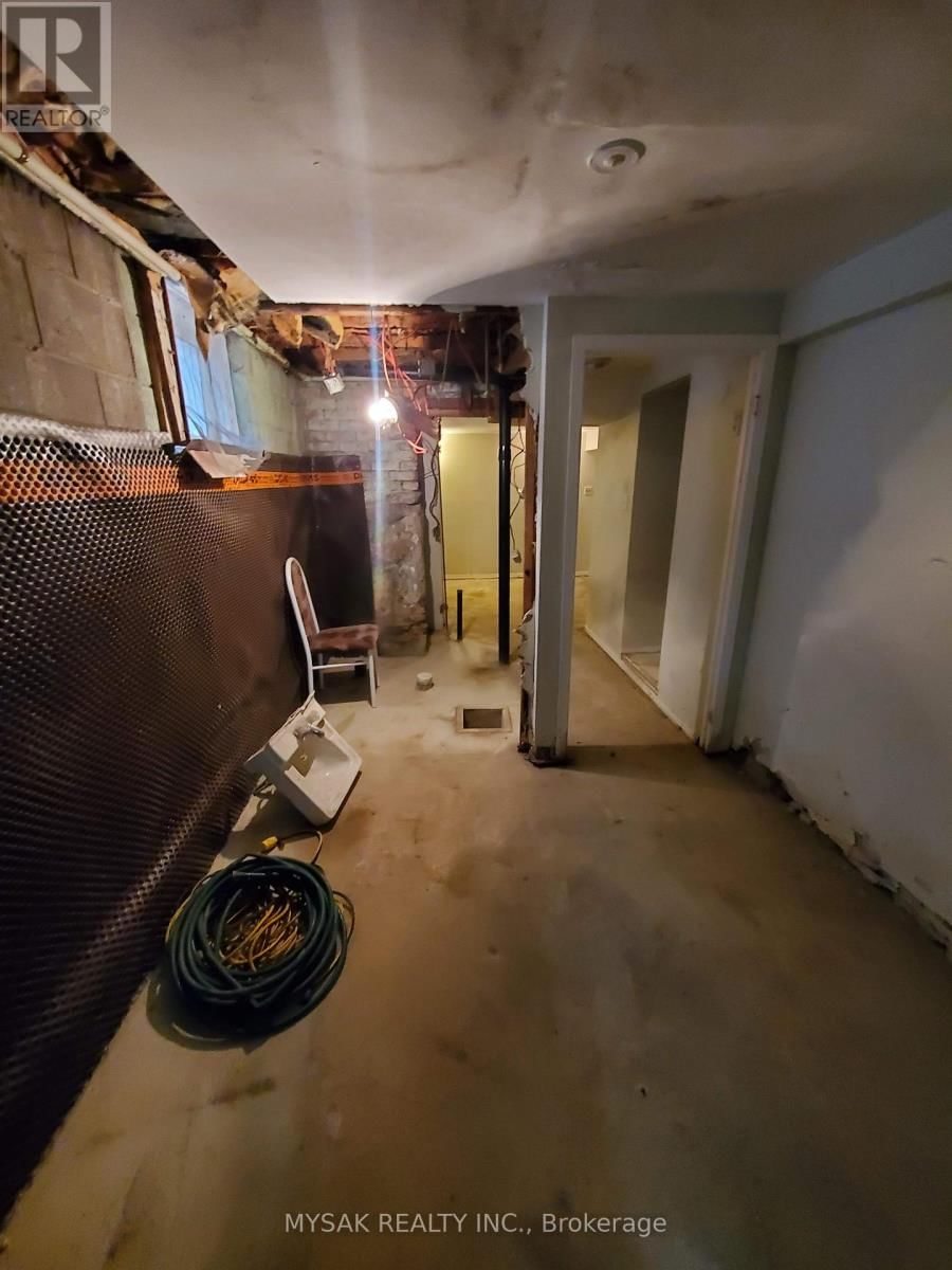 104 BEDFORD ROAD Image 24