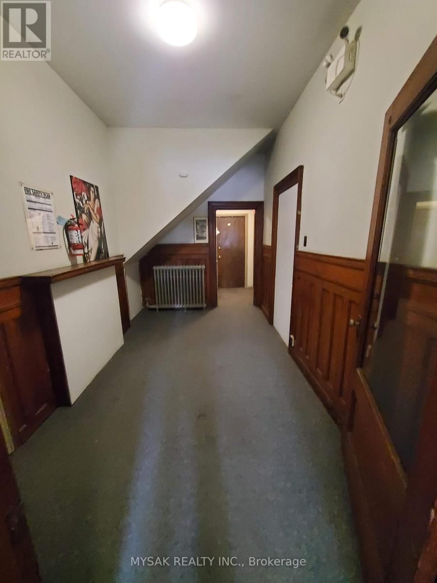 104 BEDFORD ROAD Image 3