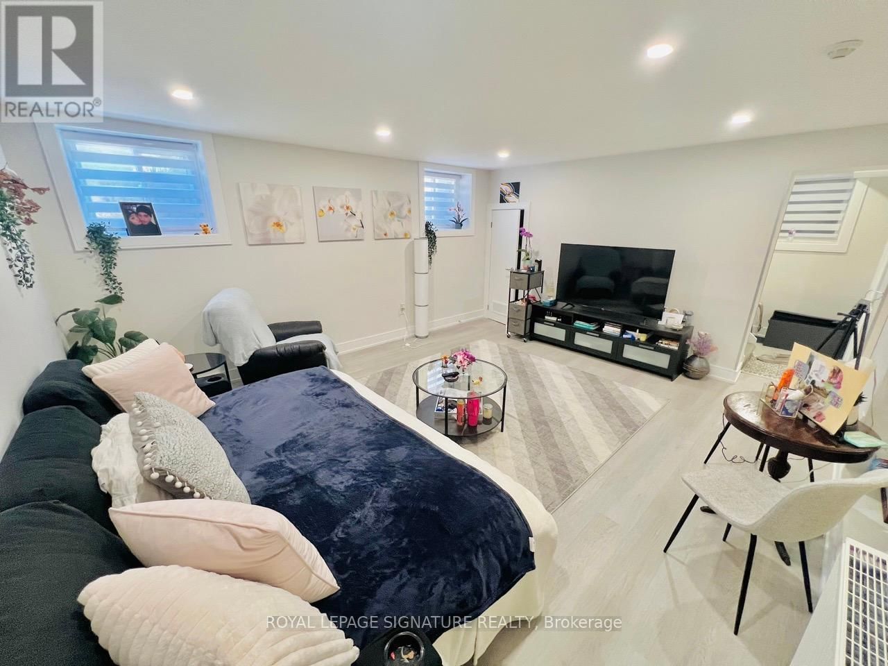24 COLLEGE VIEW AVENUE Image 29