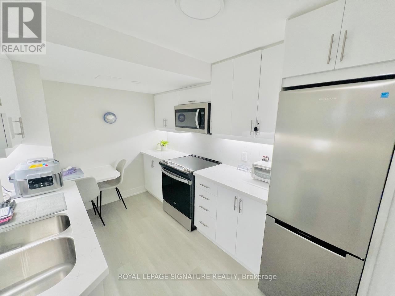24 COLLEGE VIEW AVENUE Image 34