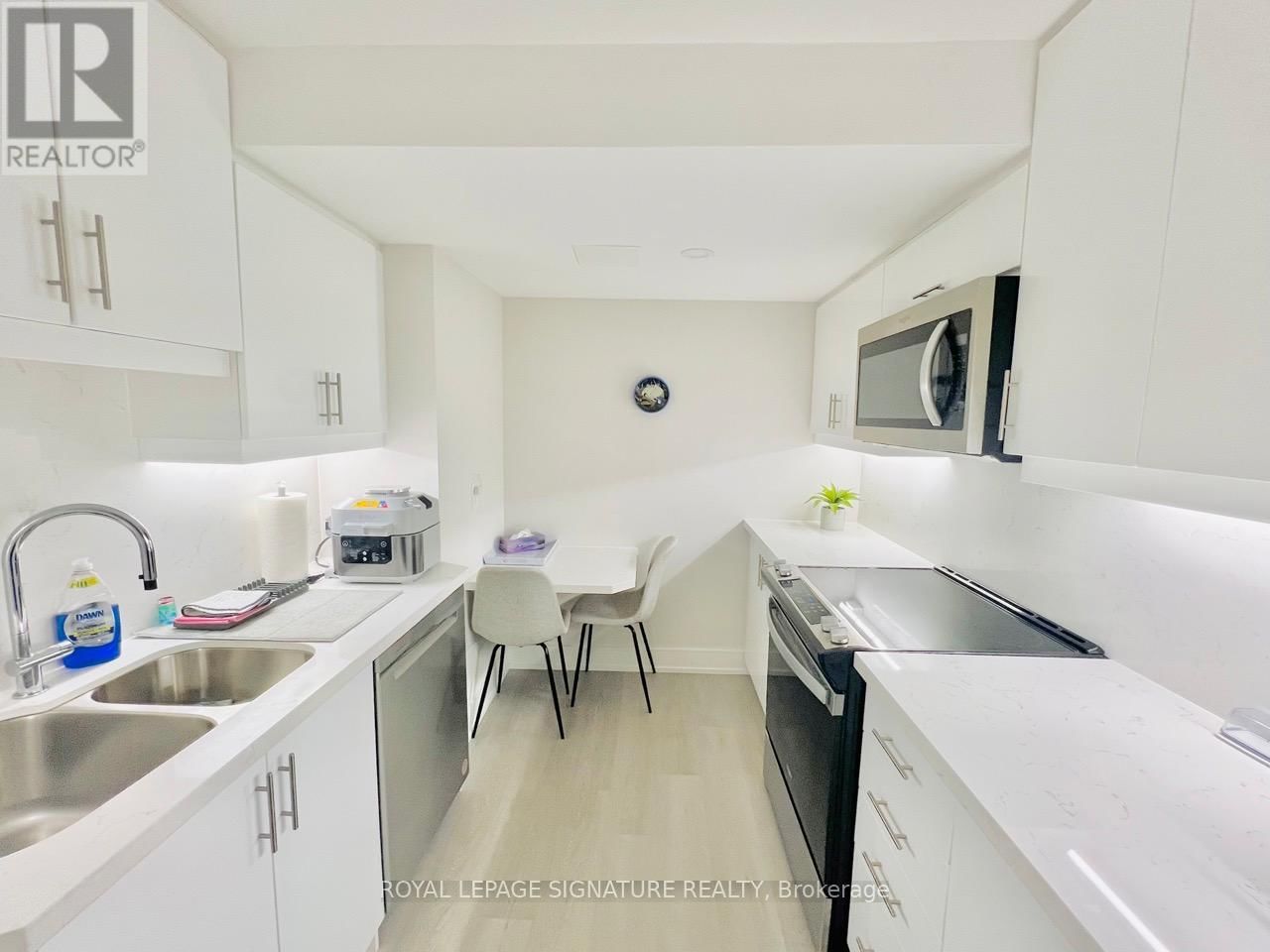 24 COLLEGE VIEW AVENUE Image 36