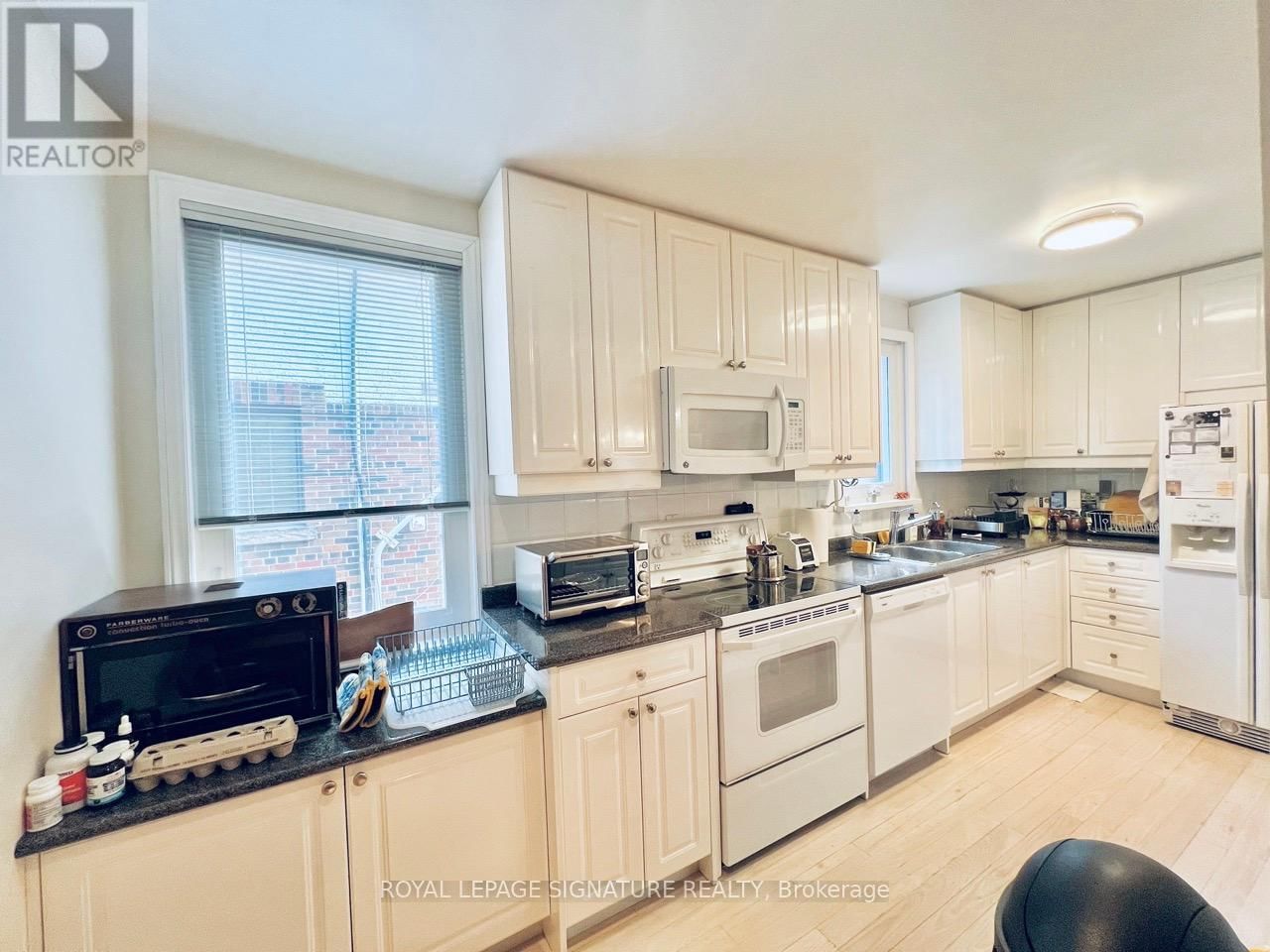 24 COLLEGE VIEW AVENUE Image 8