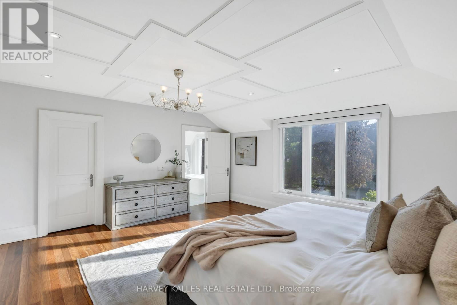 10 EASTON ROAD Image 26